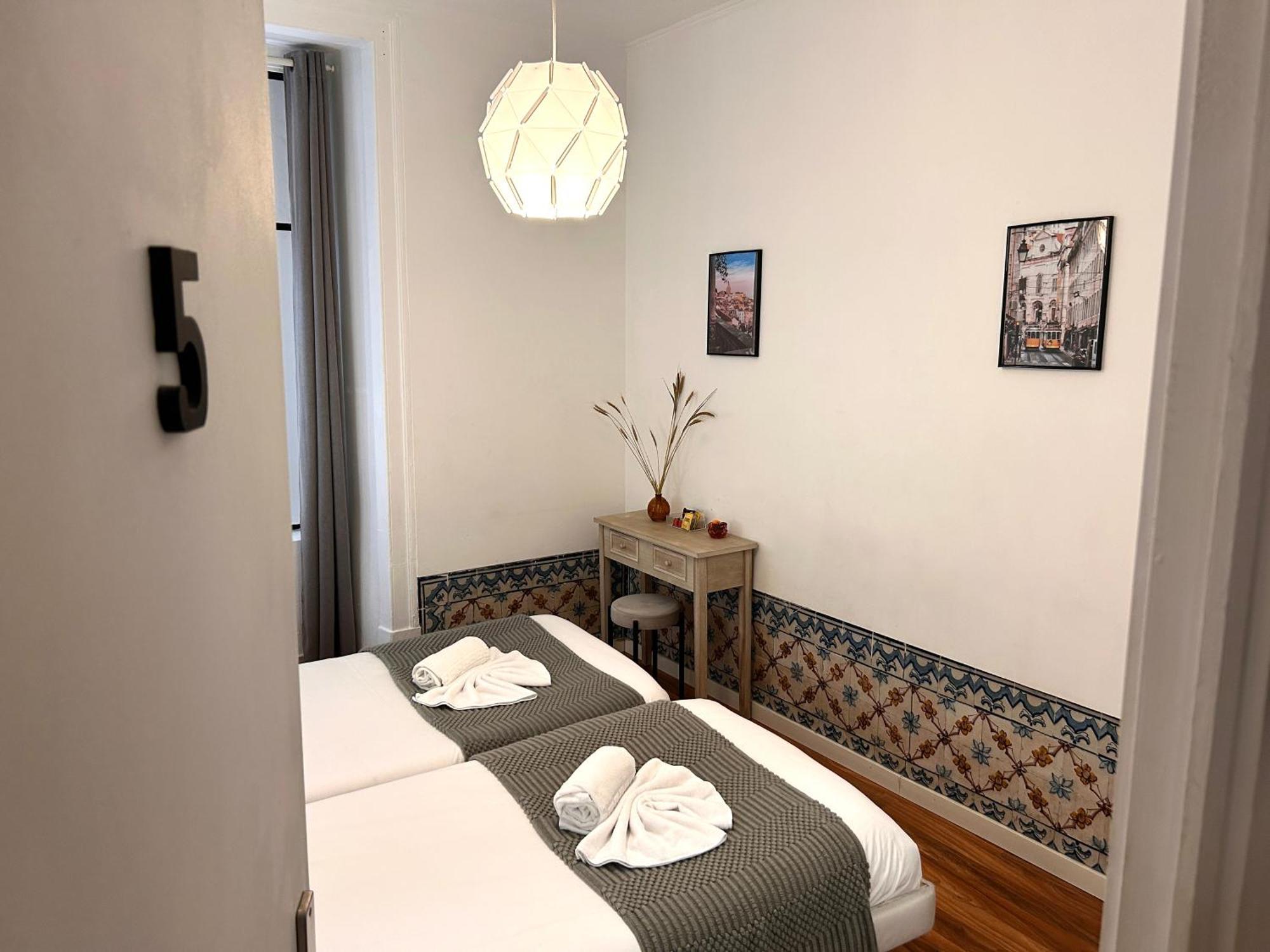Twin Room Private Bathroom 3rd floor
