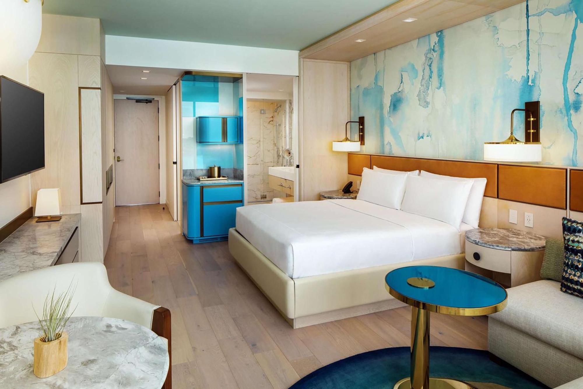 Deluxe King Room Balcony