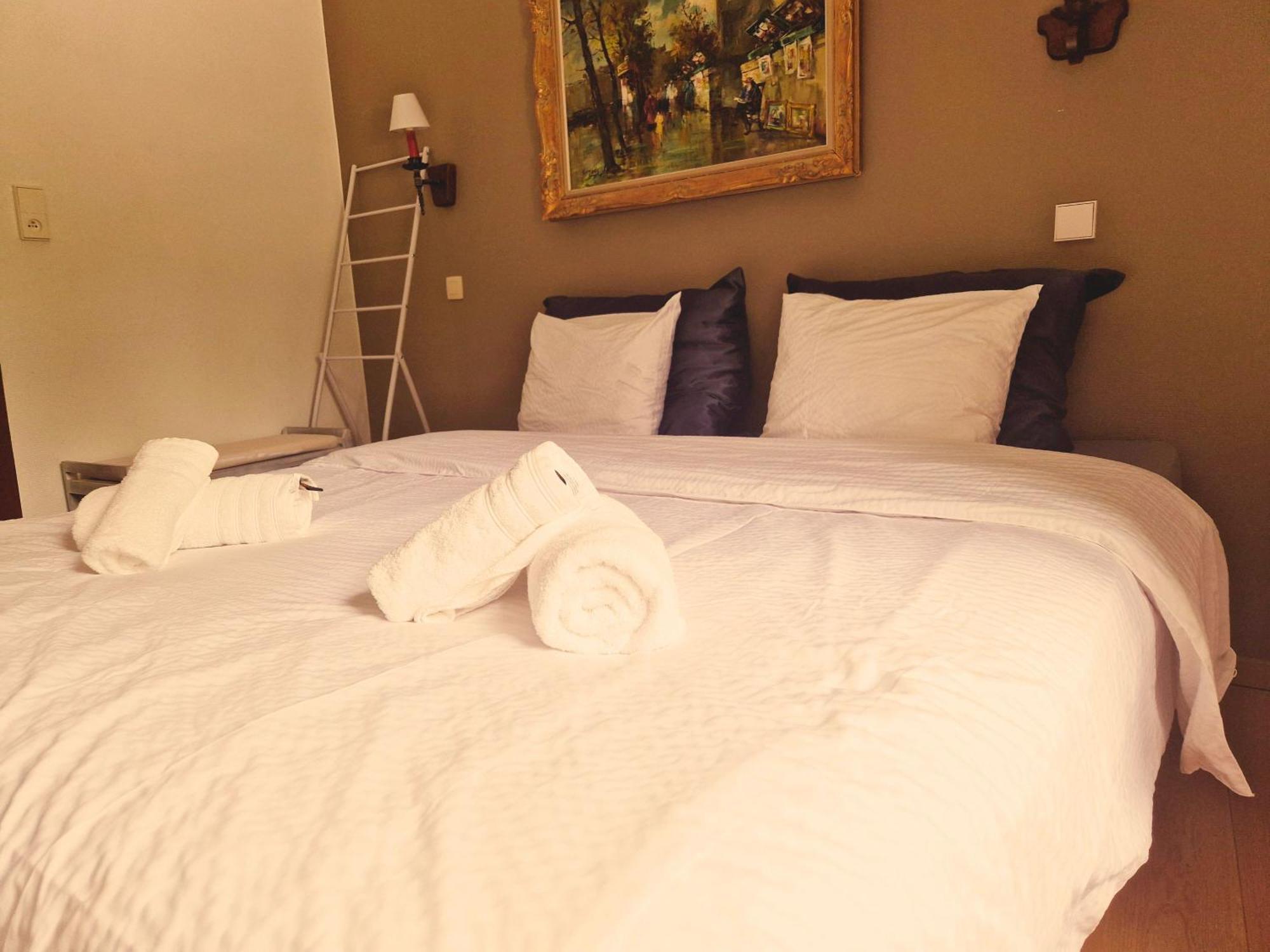 Double Room Private Bathroom