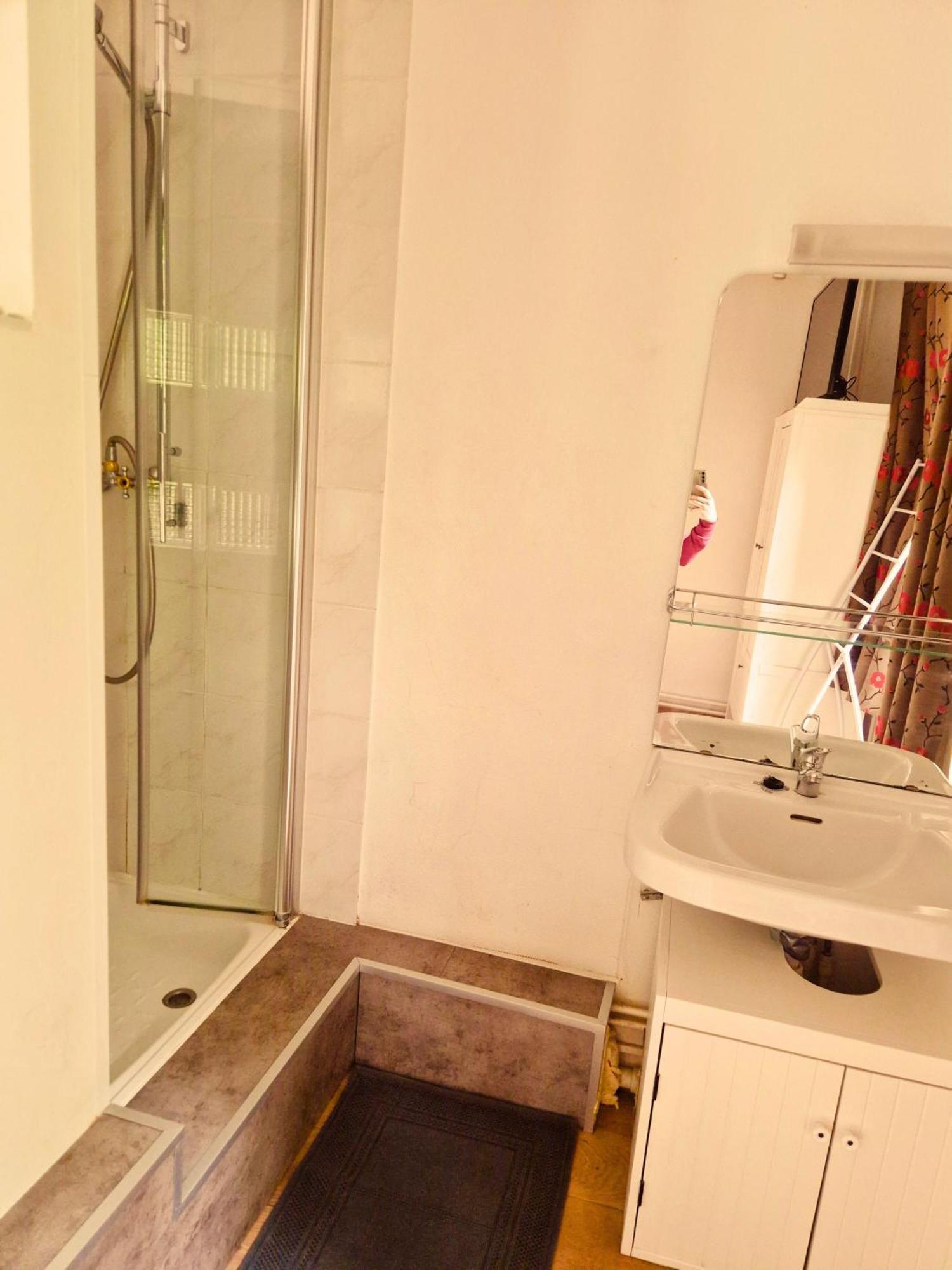 Double Room Private Bathroom