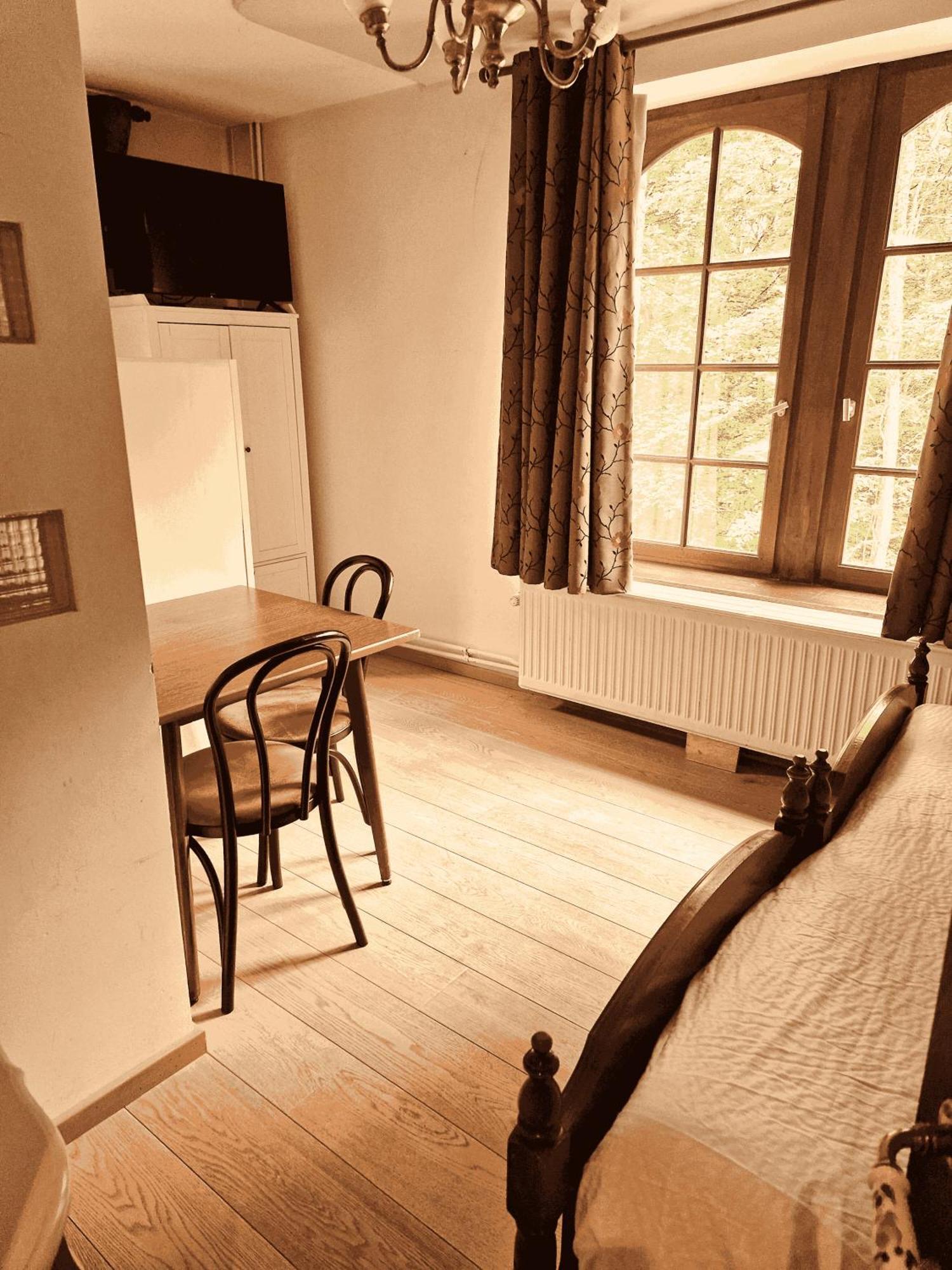 Double Room Private Bathroom