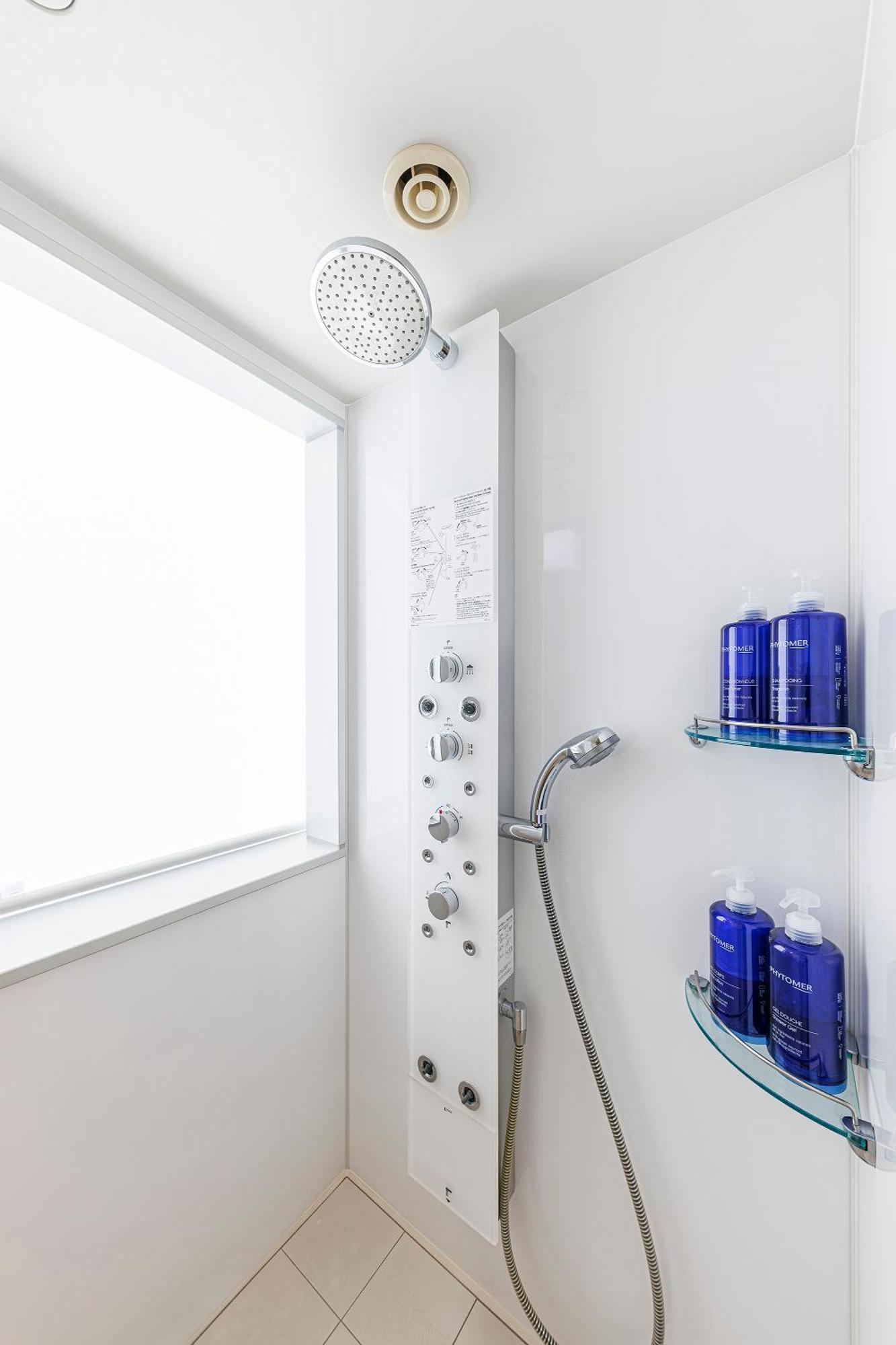 Deluxe Two-Bedroom Apartment