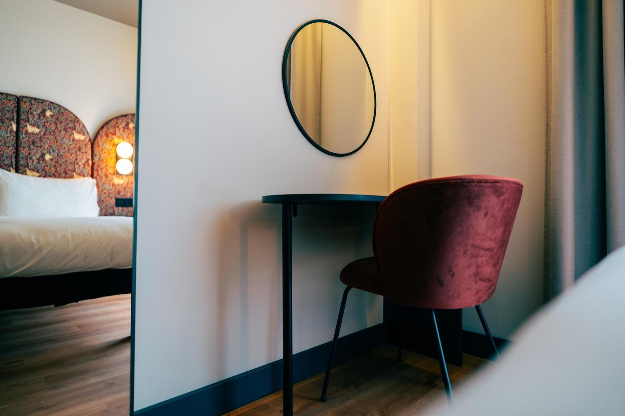 Standard room with 2 single beds