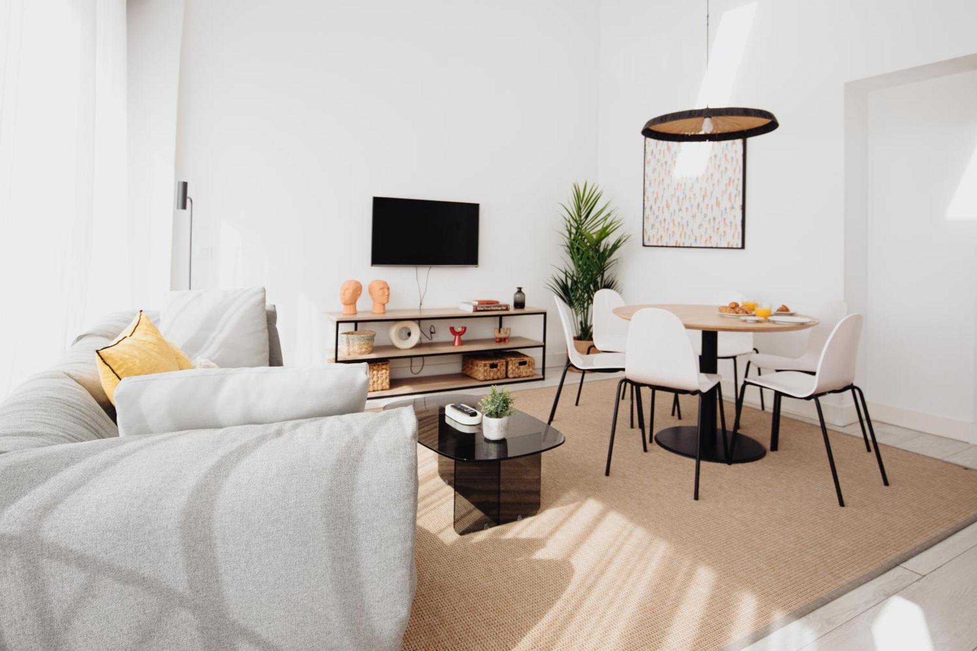 Three-Bedroom Apartment Terrace
