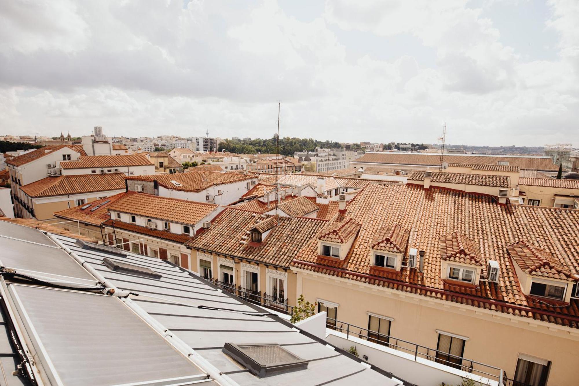 Three-Bedroom Apartment Terrace