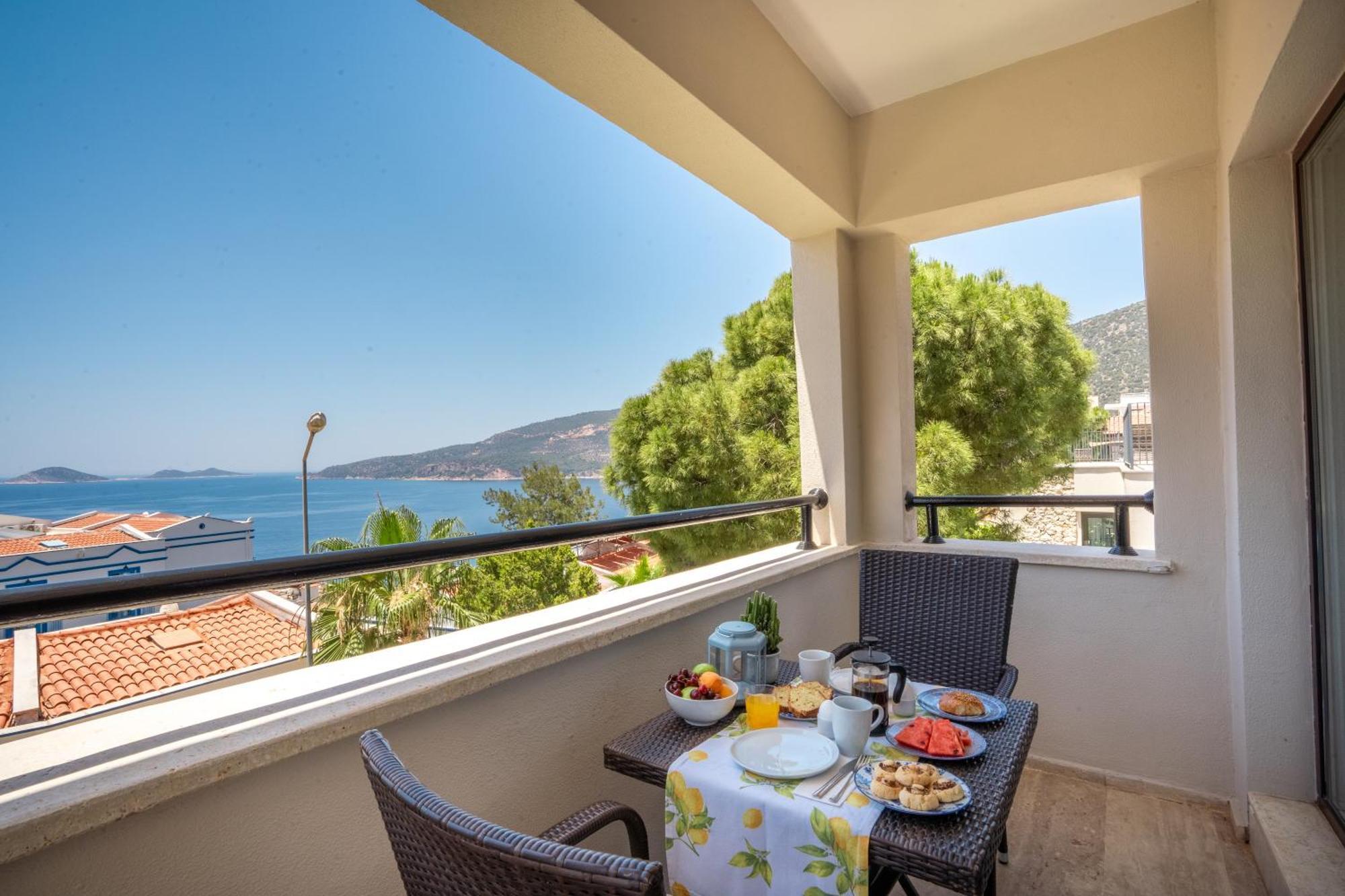 Two-Bedroom Apartment Balcony Sea View