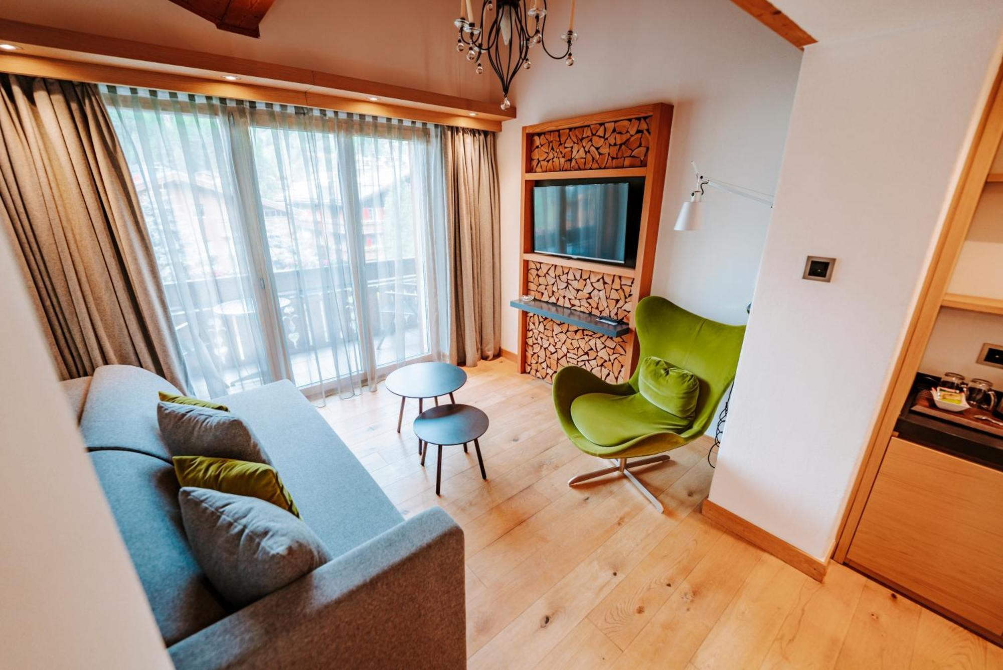 Deluxe Double Room Matterhorn View