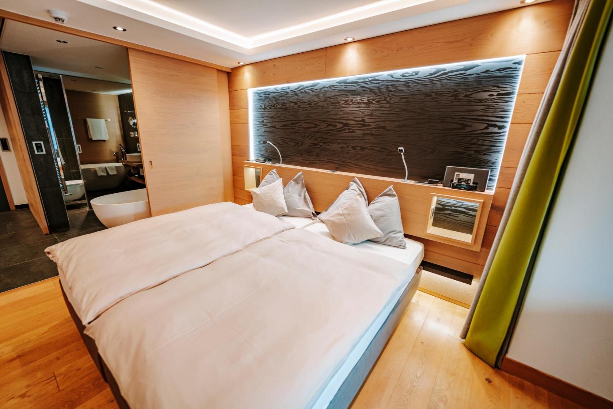 Deluxe Double Room Matterhorn View