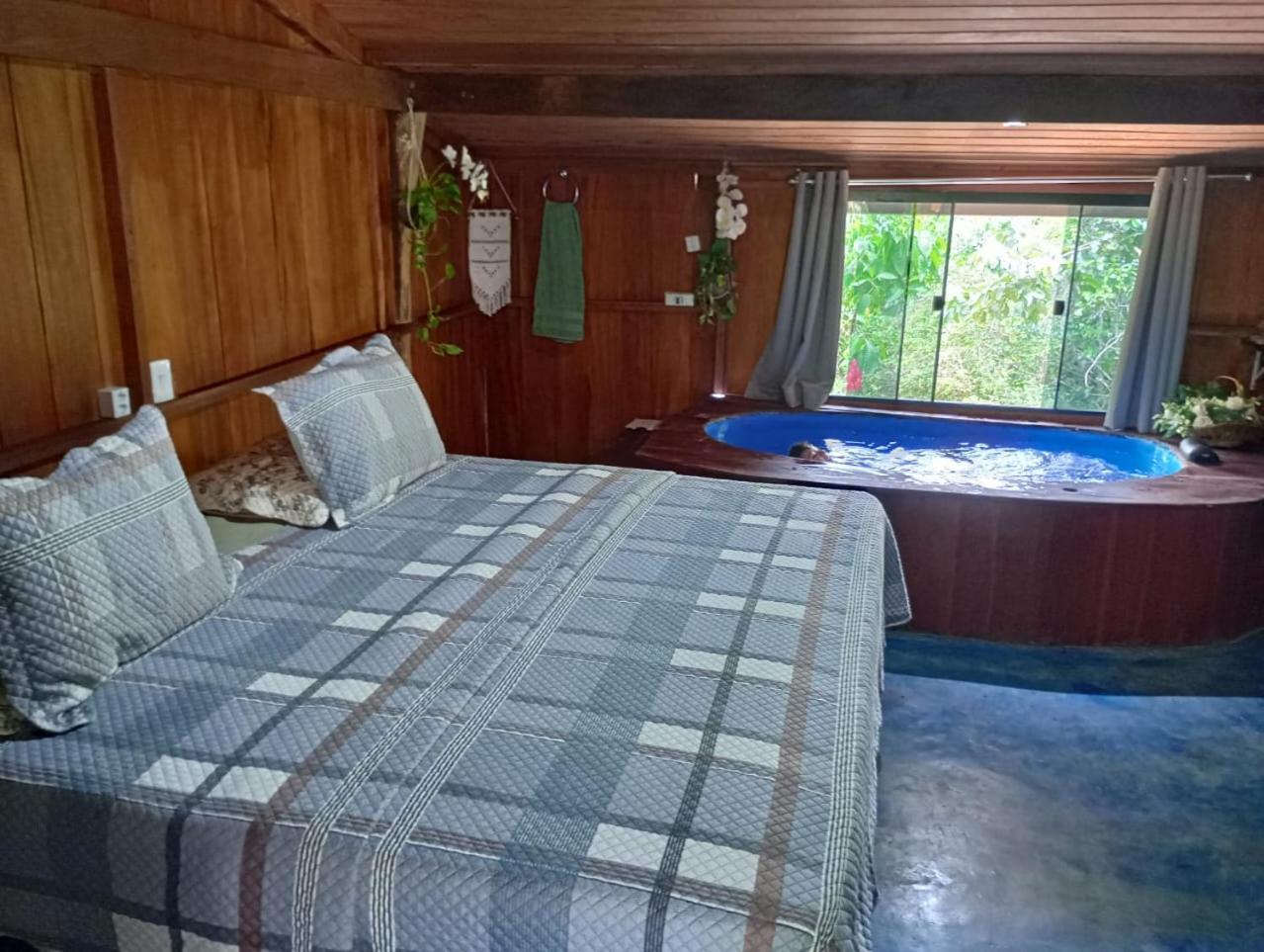 Deluxe Suite Spa Bath