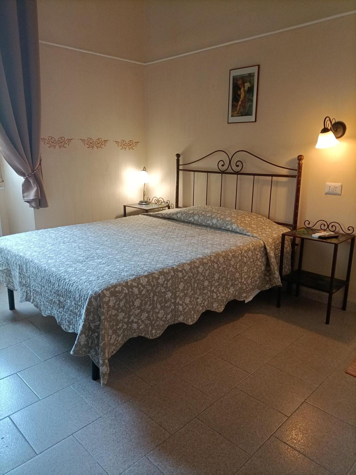Camera Singola Standard con Bagno in Comune