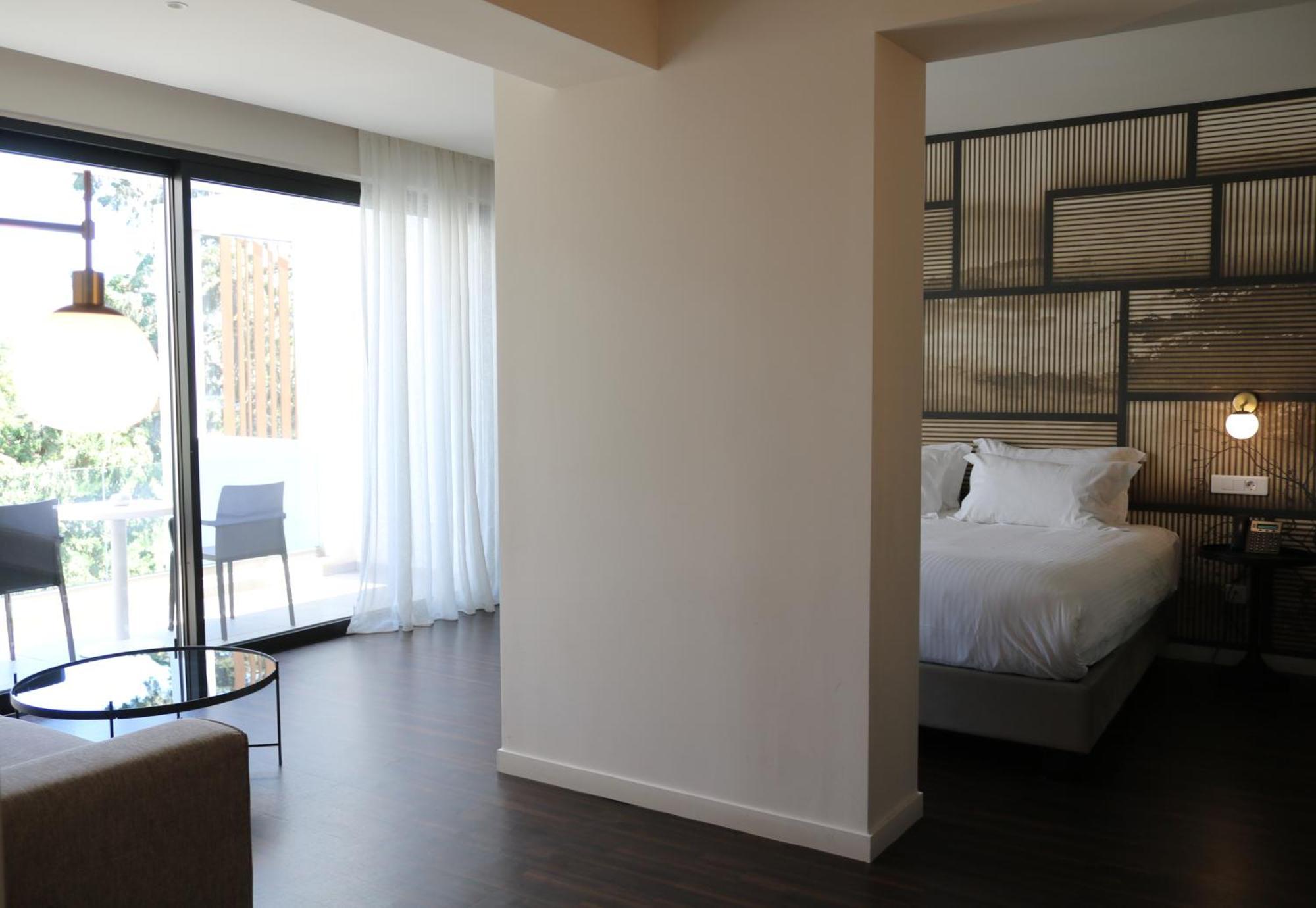 Top Floor Open Plan Suite