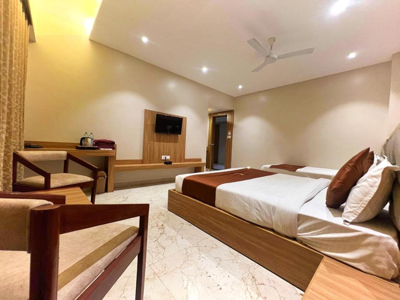 Deluxe Double Room 300 meter from Temple
