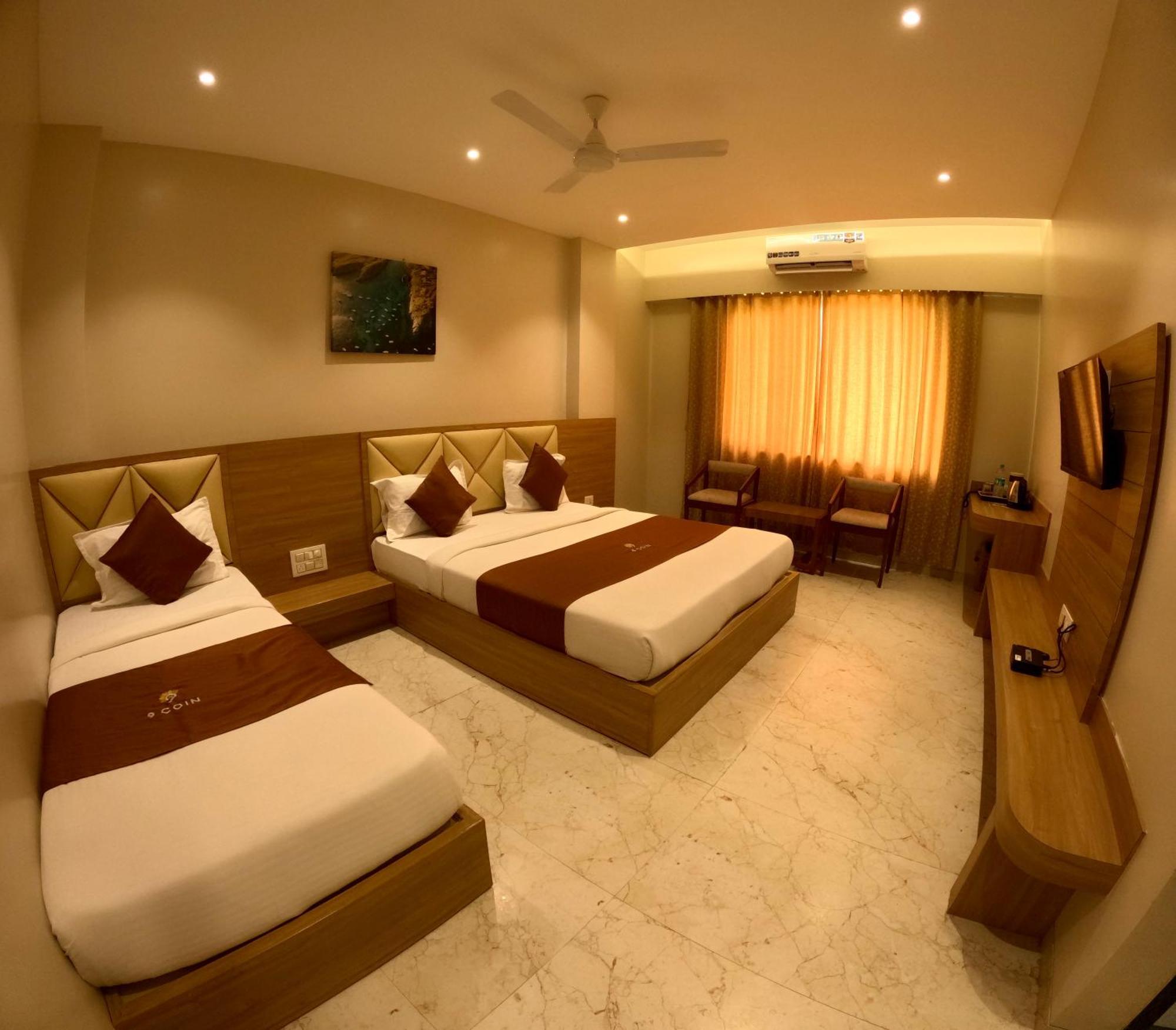 Deluxe Triple Room 300 meter from Temple