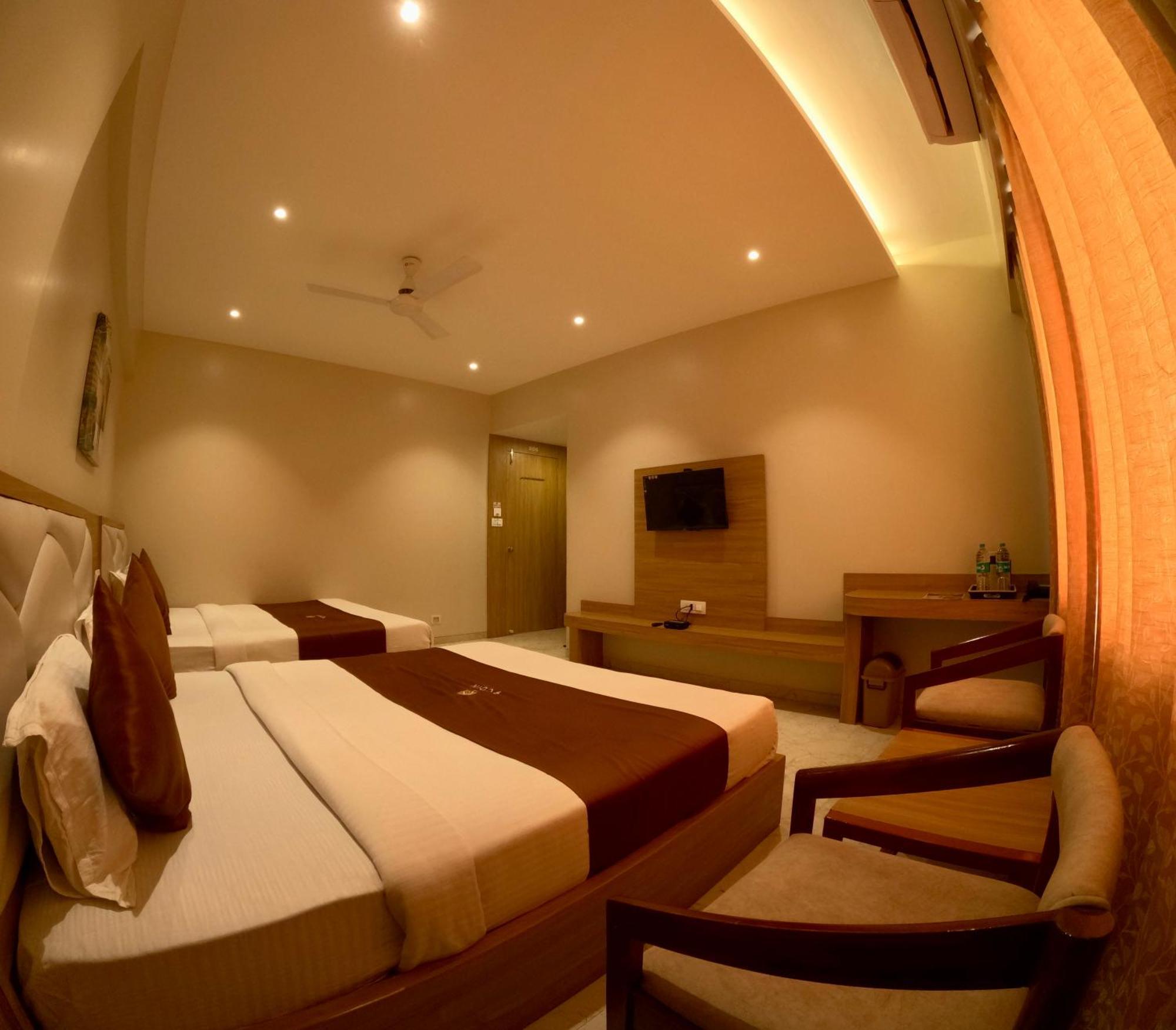 Deluxe Triple Room 300 meter from Temple