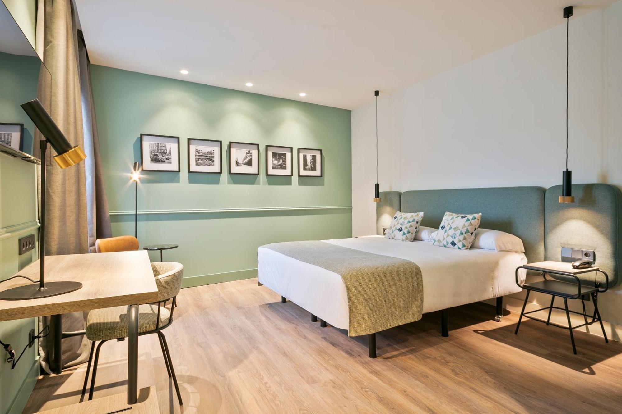 Quarto com Cama Queen-Size e Varanda