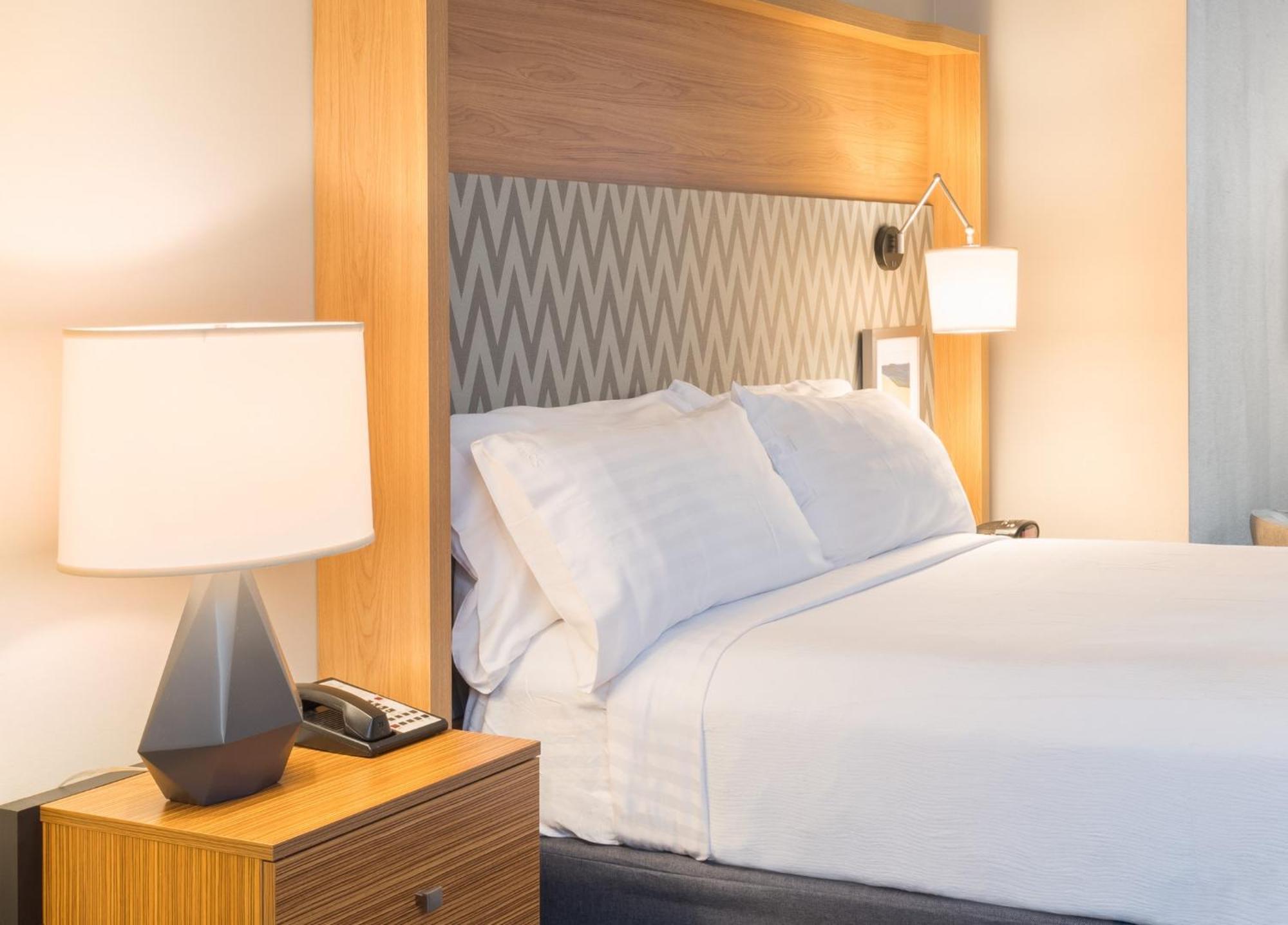 Standard Room,1617843458:JPEG