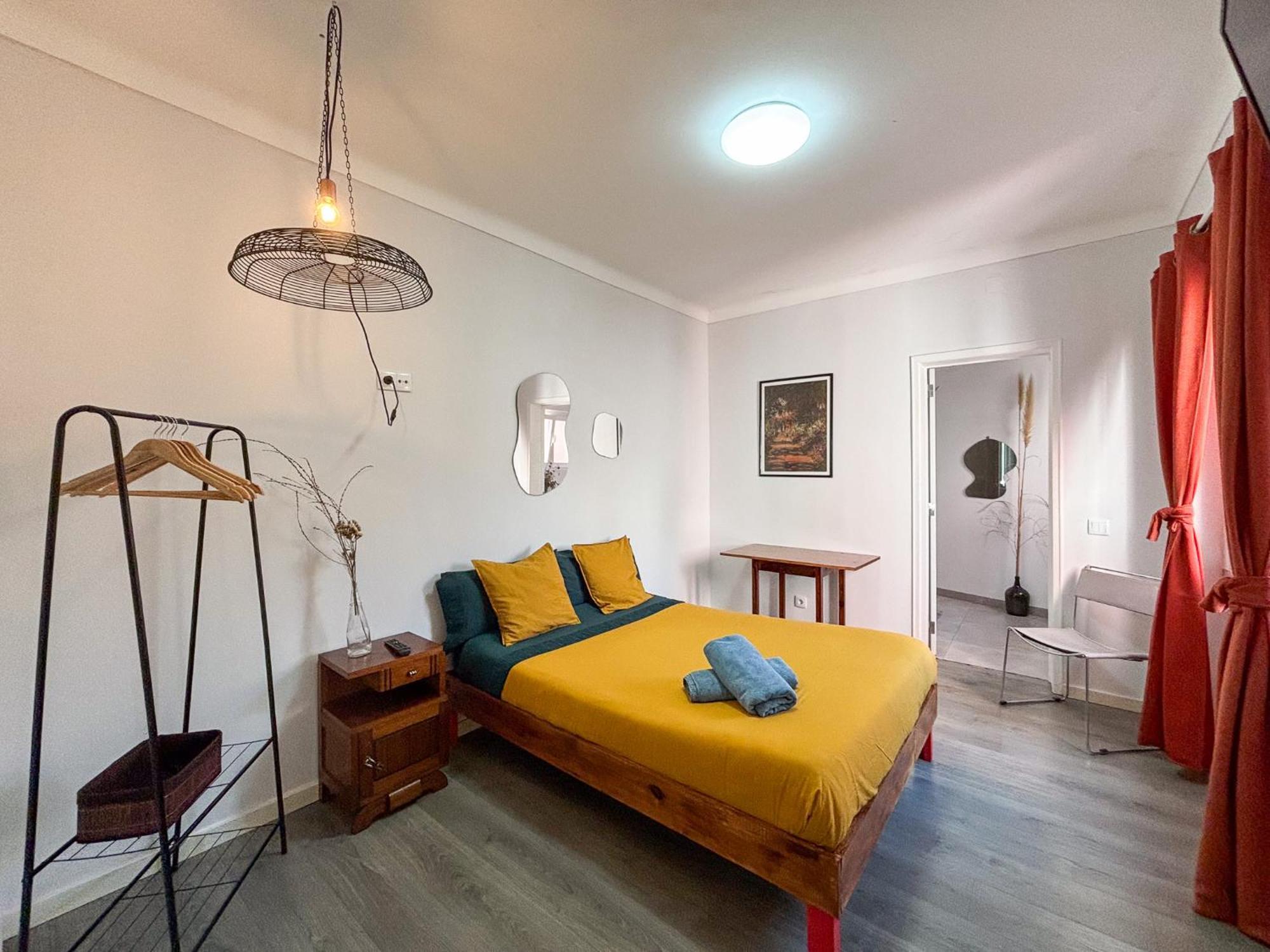 Quarto Duplo com Casa de Banho Privativa