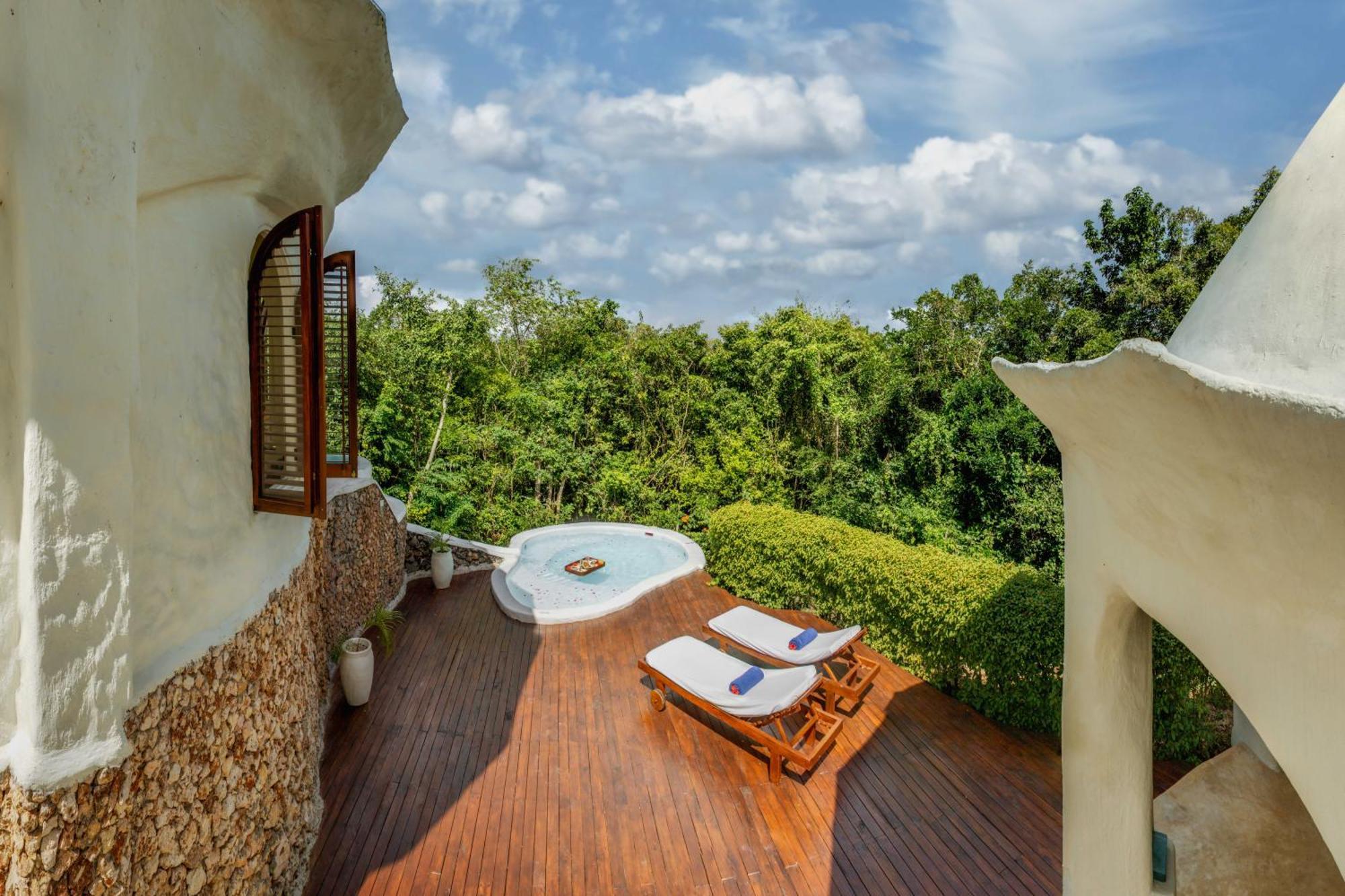 Garden View Pool Pavilion