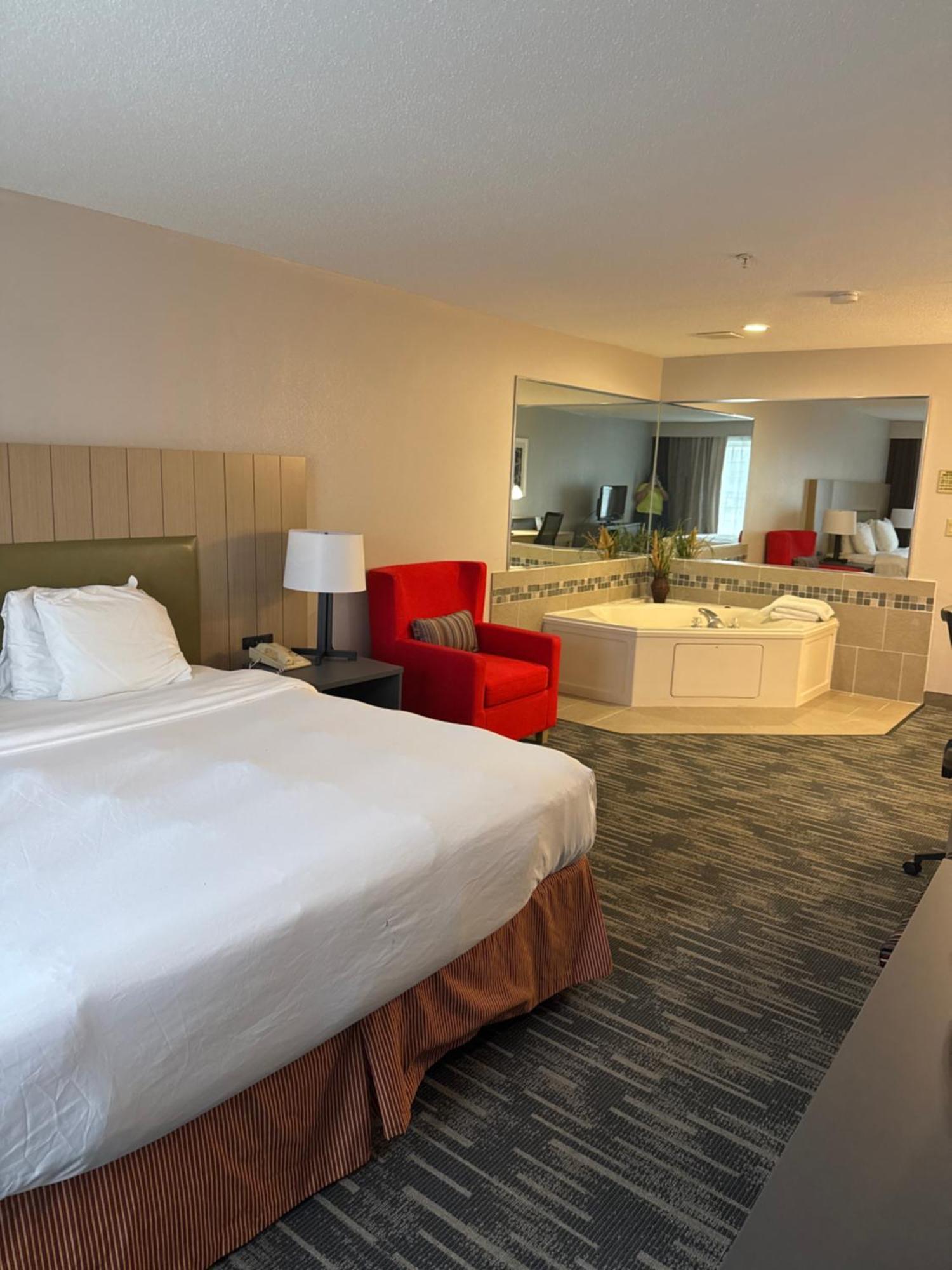 King Suite Whirlpool Non-Smoking