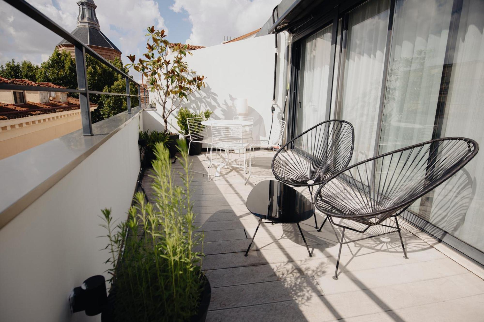 Three-Bedroom Apartment Terrace