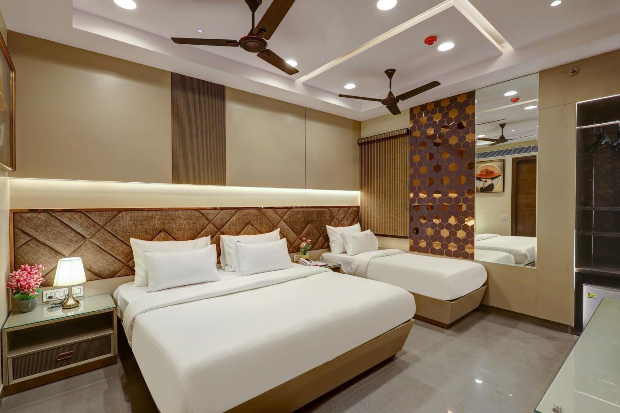 Comfort Triple Room