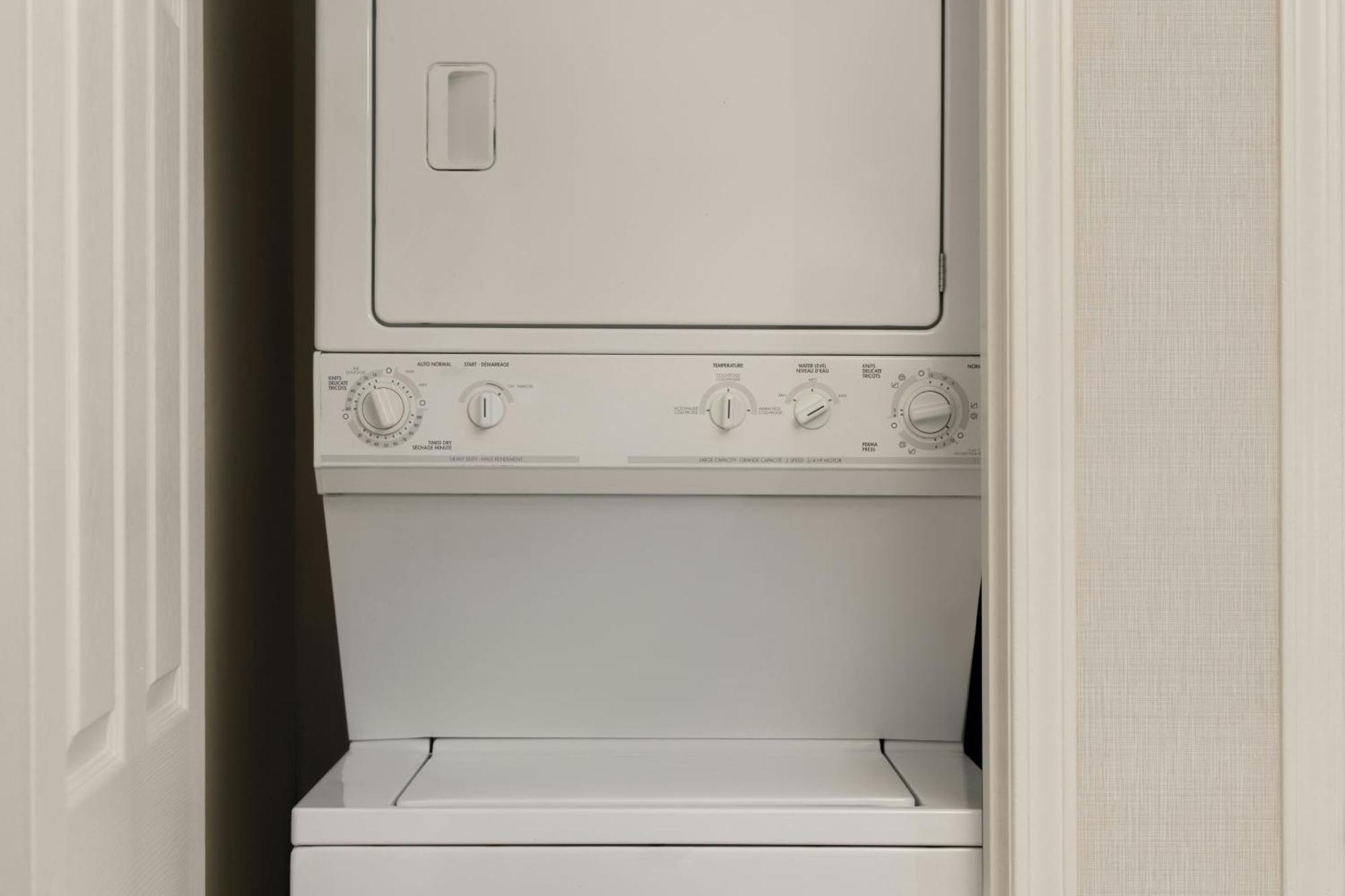One-Bedroom Twin Suite Kitchen