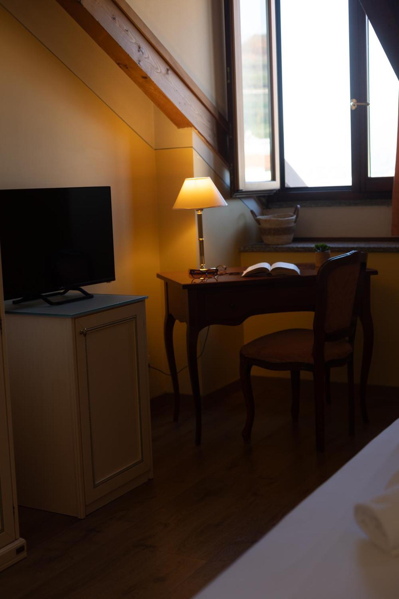 Triple Room Lake View