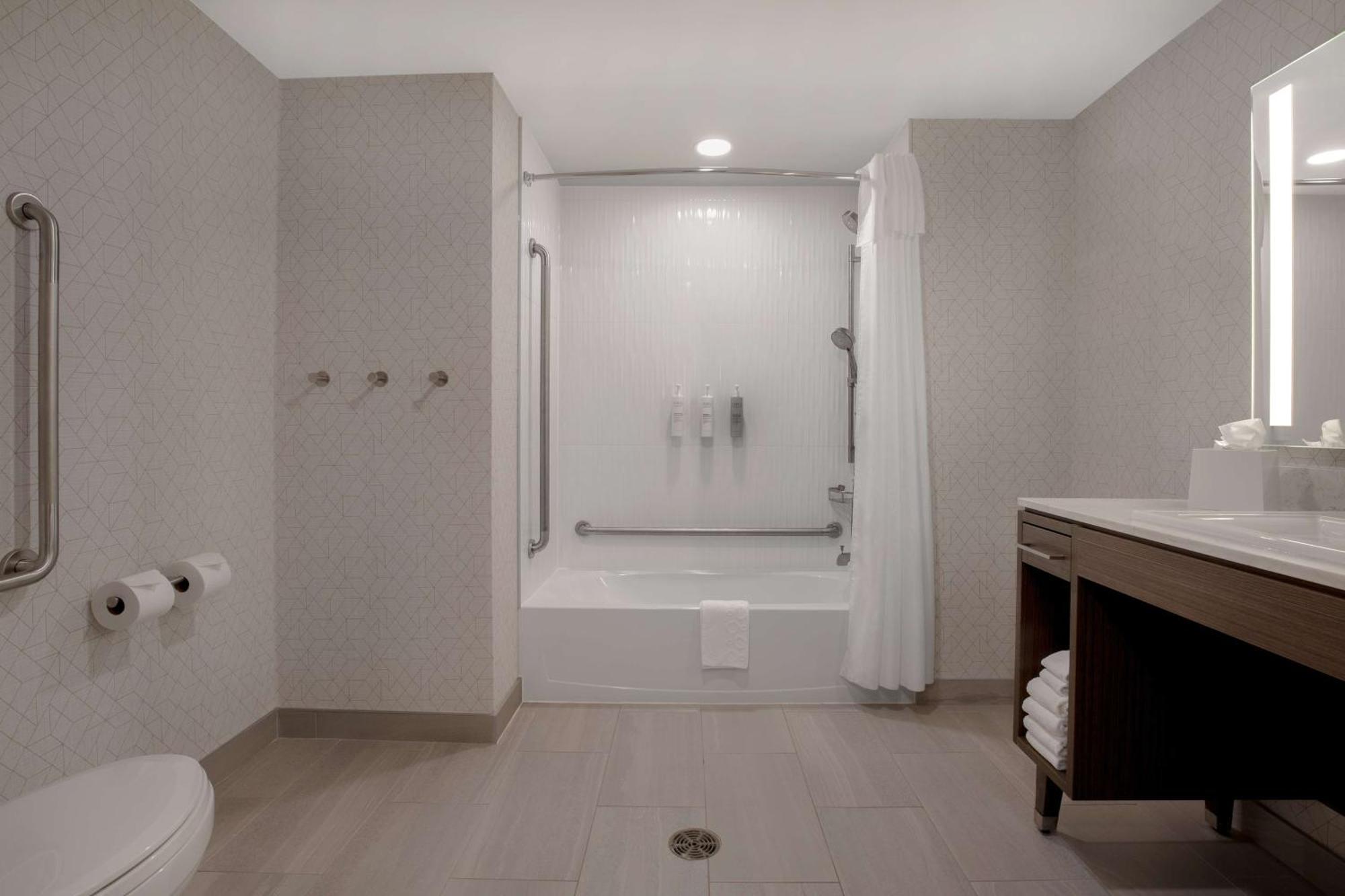 Queen Studio Suite Mobility or Hearing Accessible