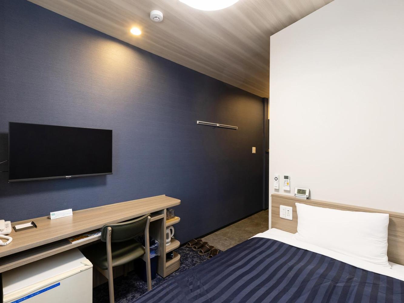 Single Room Main Building Non-Smoking