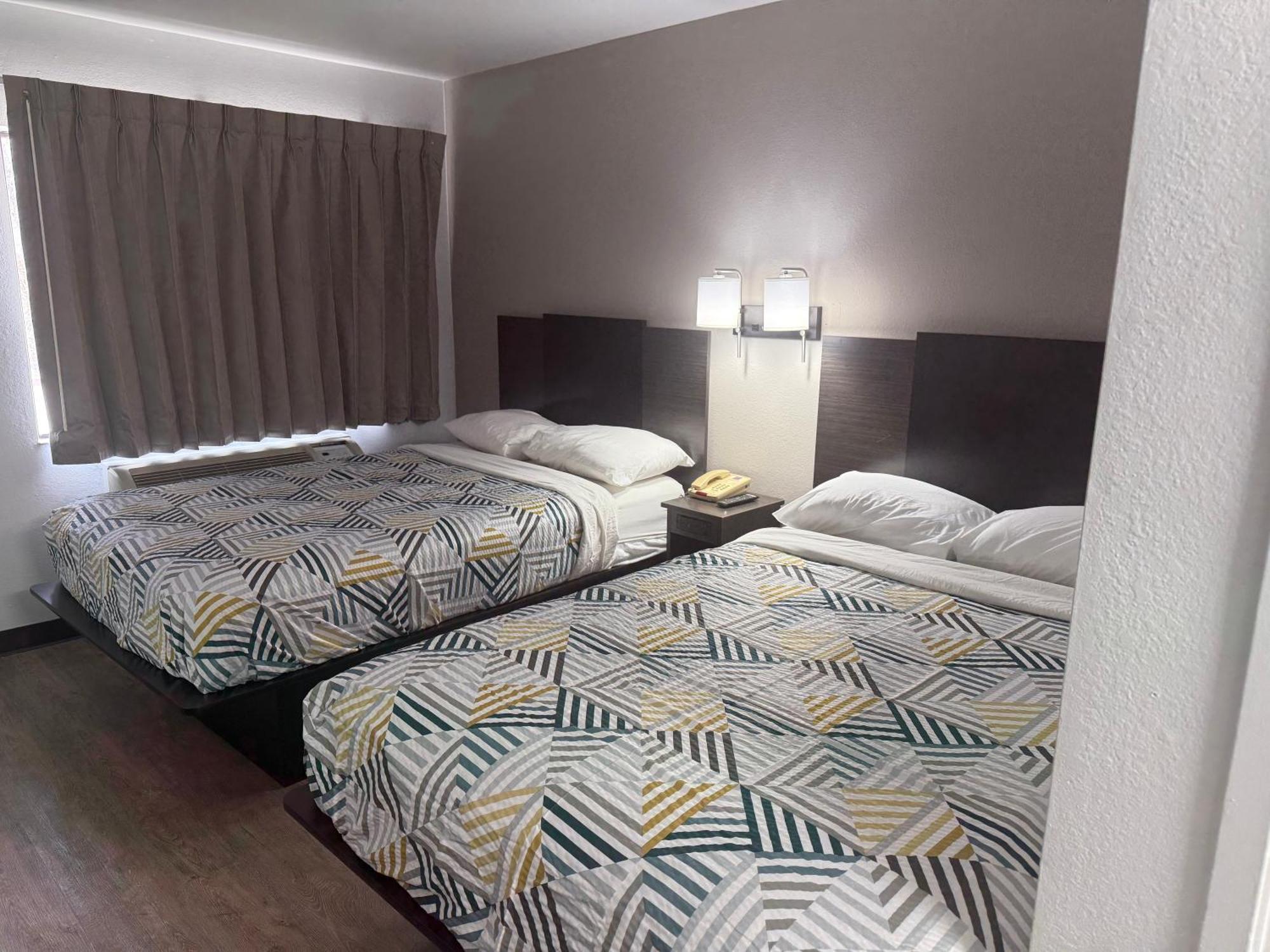Deluxe Quadruple Room Non-Smoking