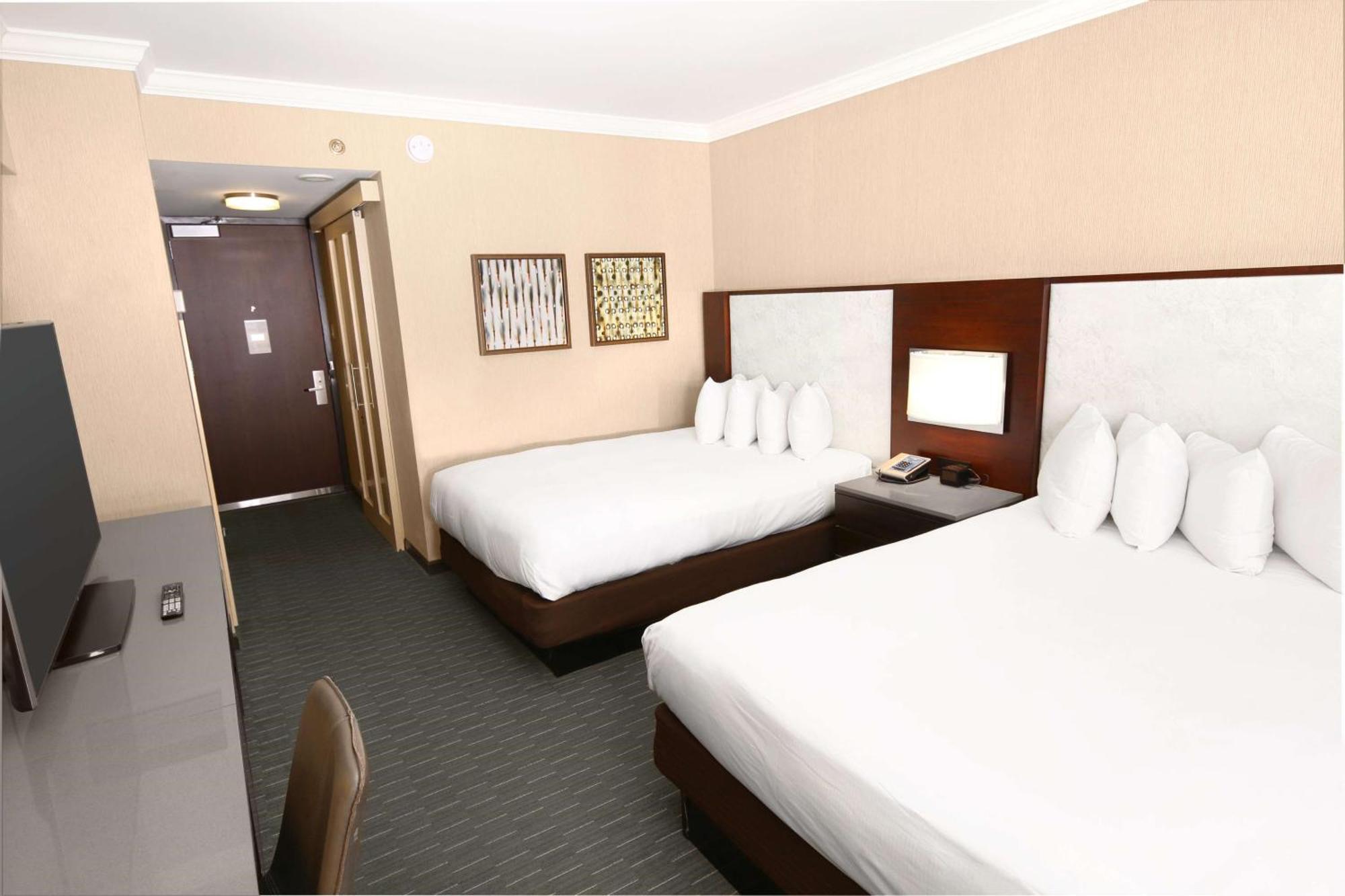 Doppelzimmer mit 2 Doppelbetten