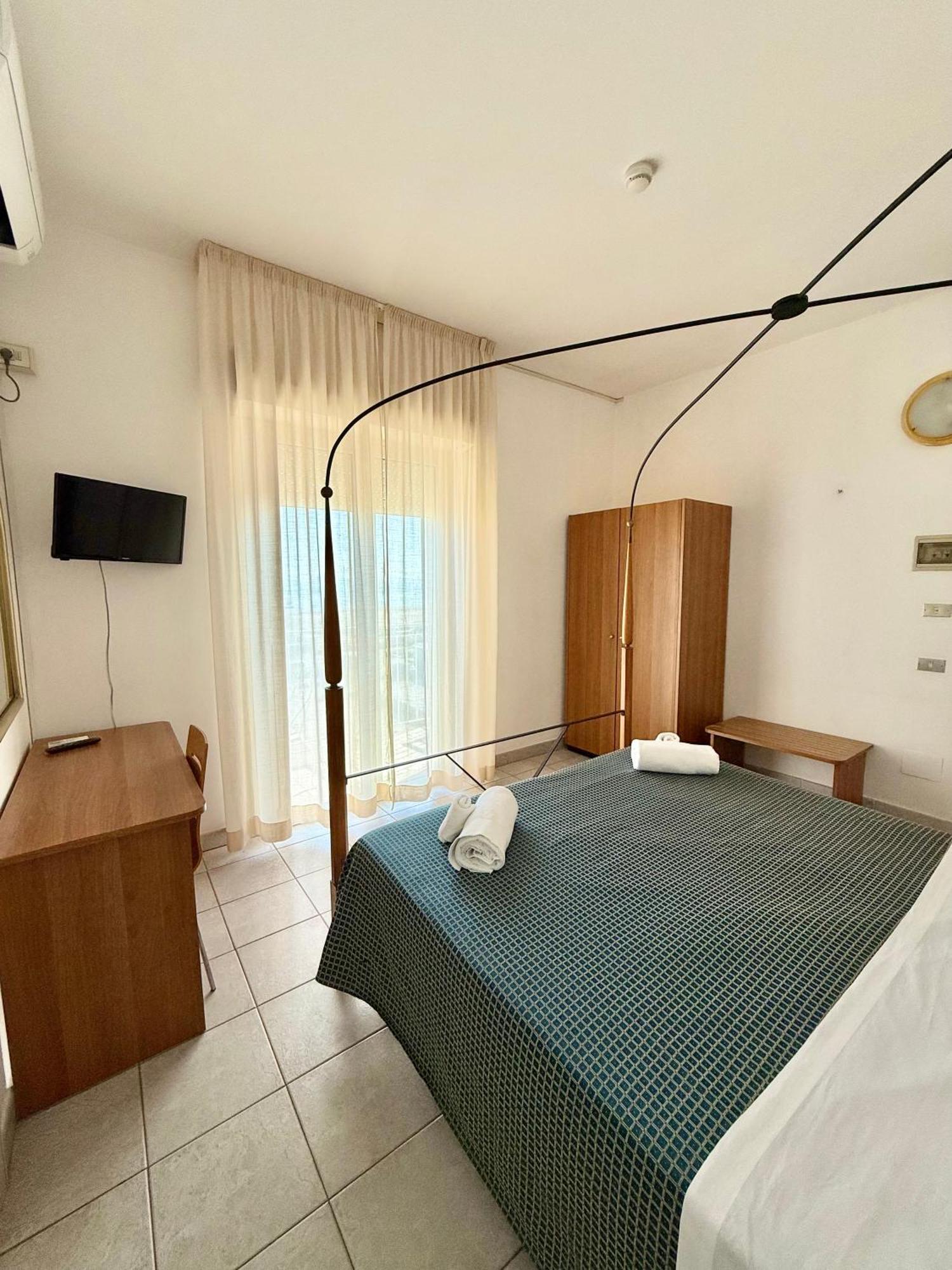Double Room Front Sea View