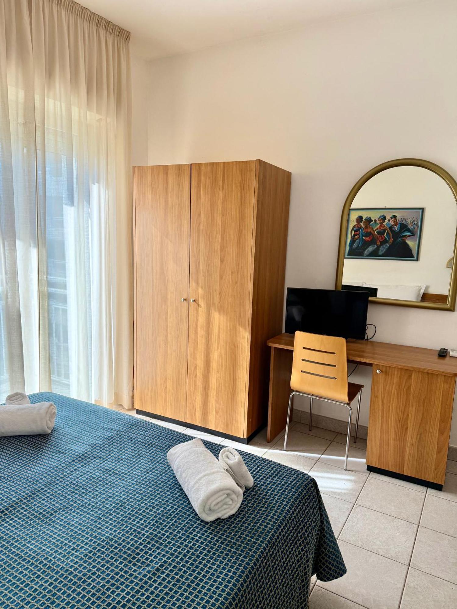 Deluxe Double Room Sided Sea View