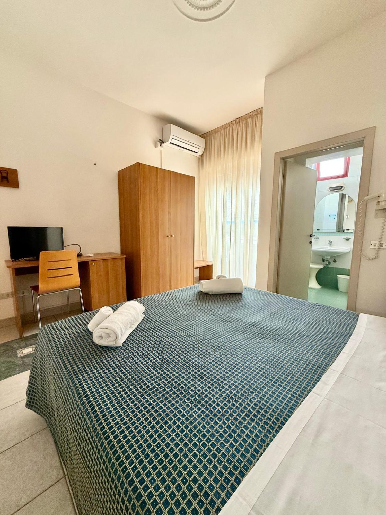 Deluxe Double Room Sided Sea View