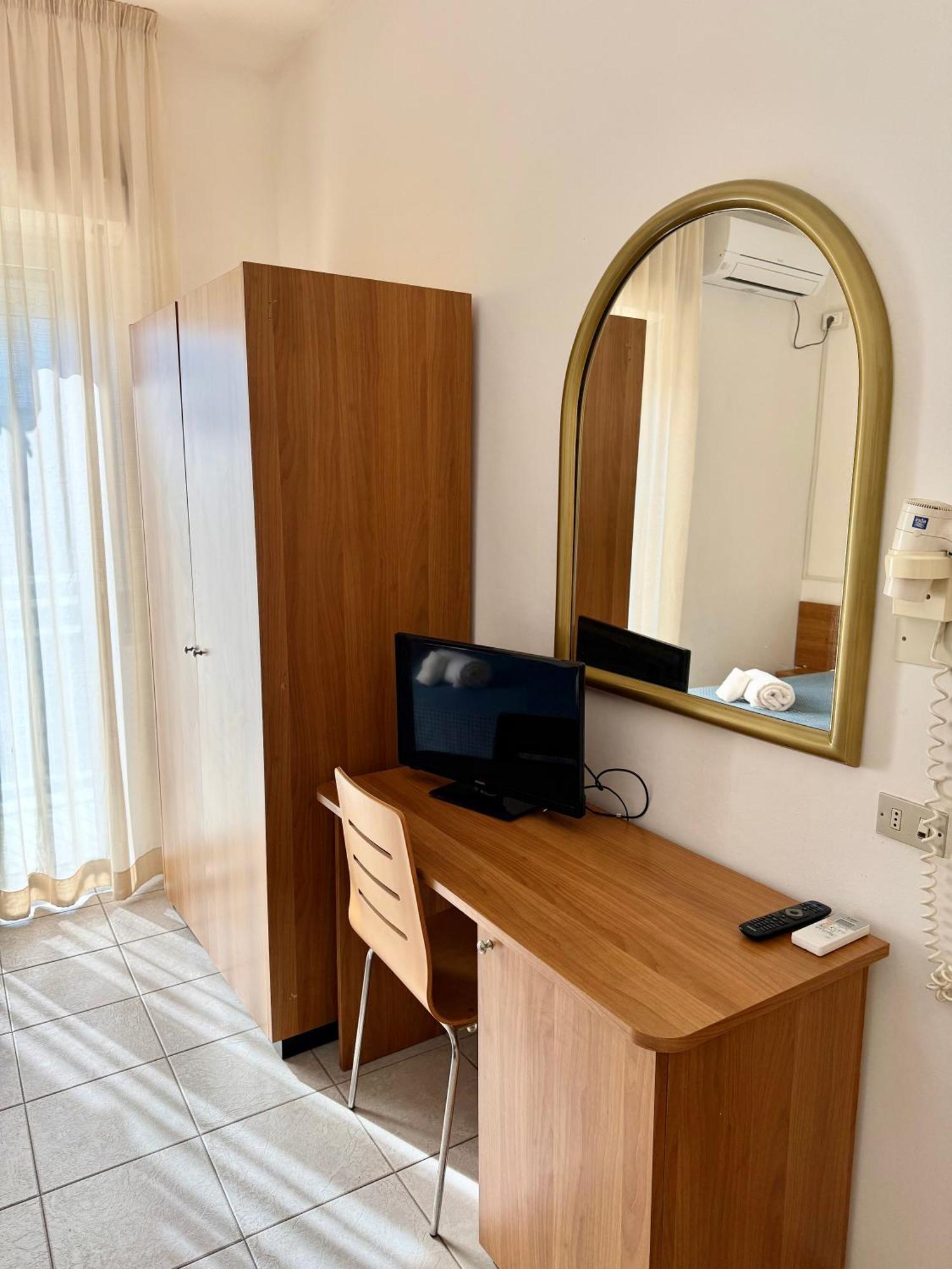 Deluxe Double Room Sided Sea View
