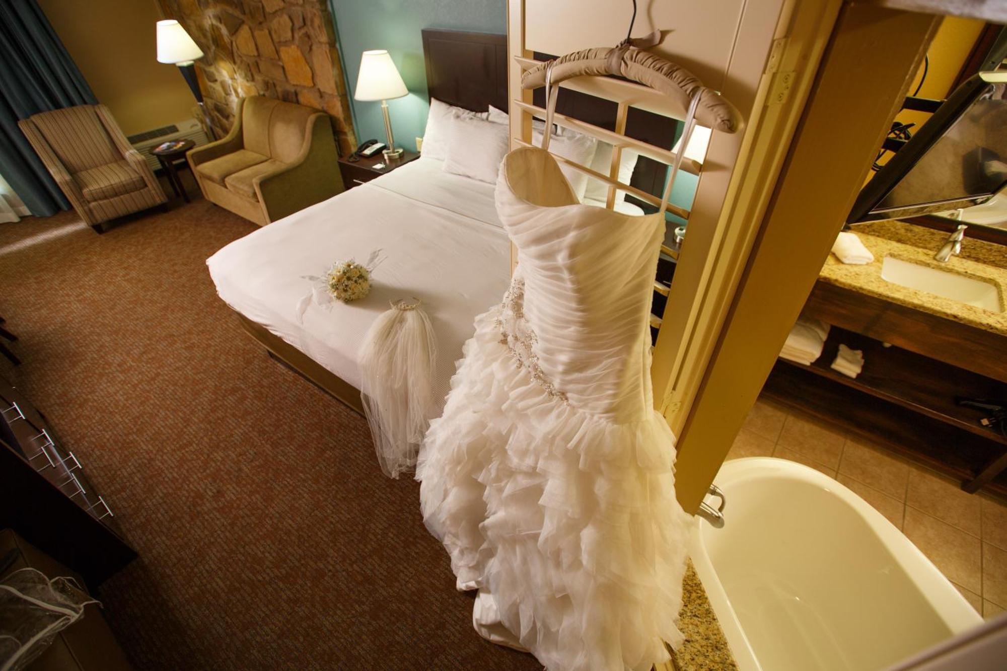 King Executive Soaking Tub Suite