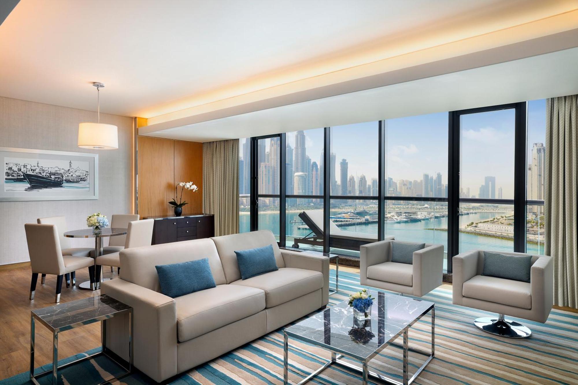 Executive Suite mit Kingsize-Bett, Meerblick, Balkon und Zugang zur Lounge