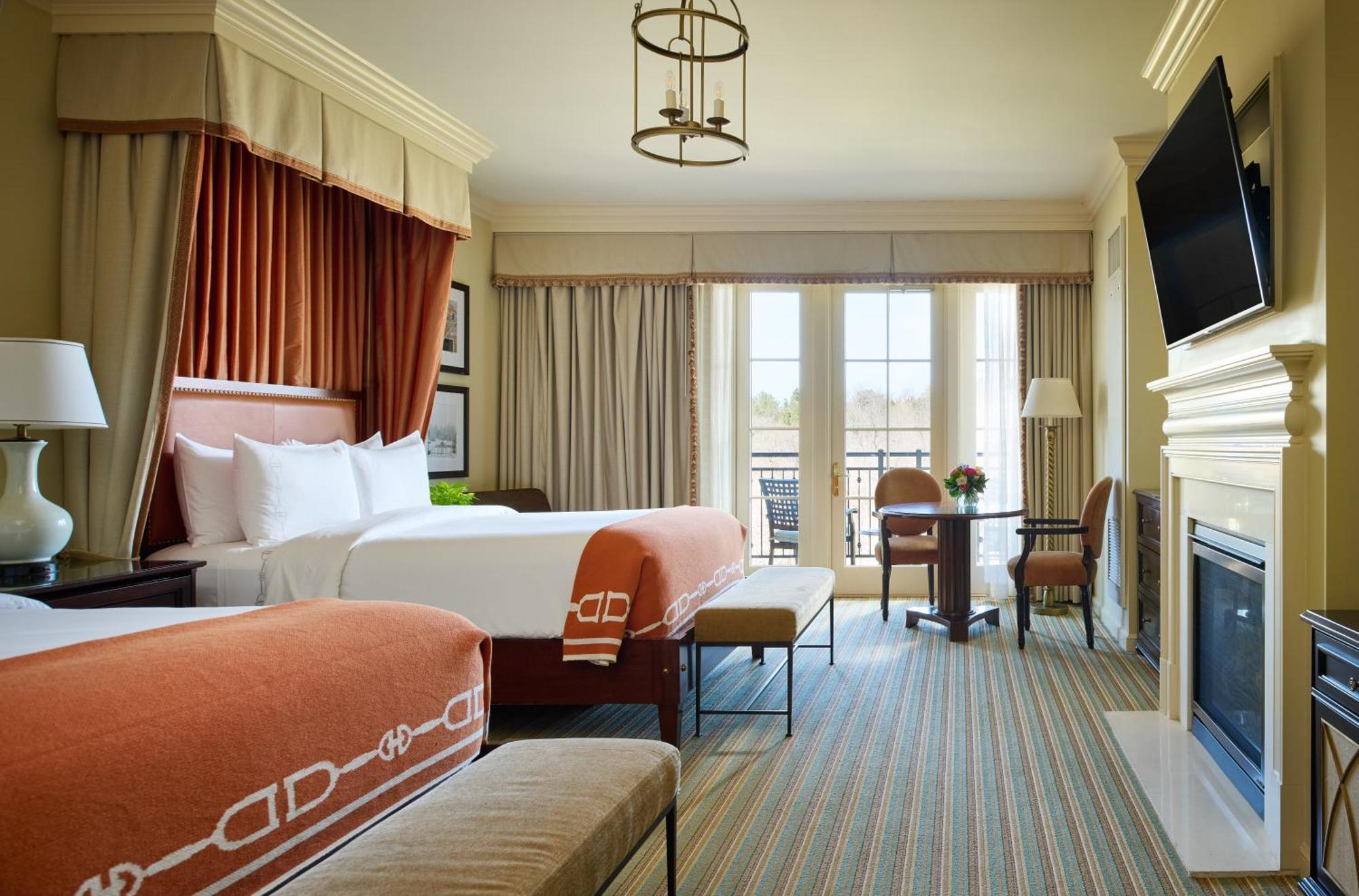 Terrace Double Queen Guestroom
