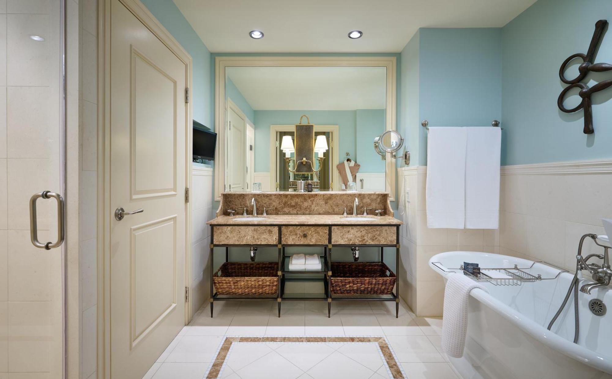 Terrace Double Queen Guestroom