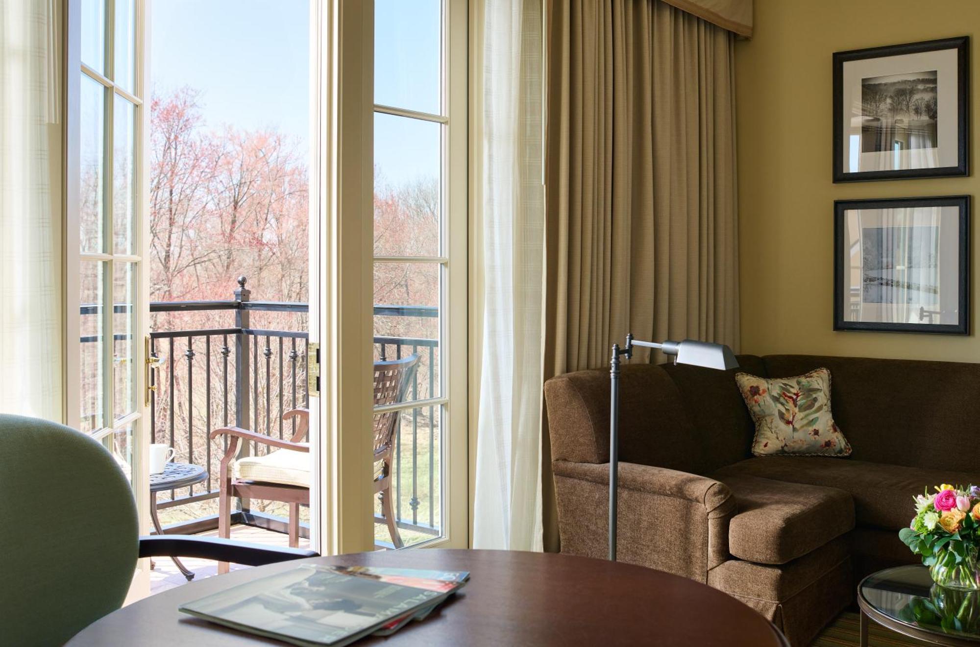 Terrace Double Queen Guestroom