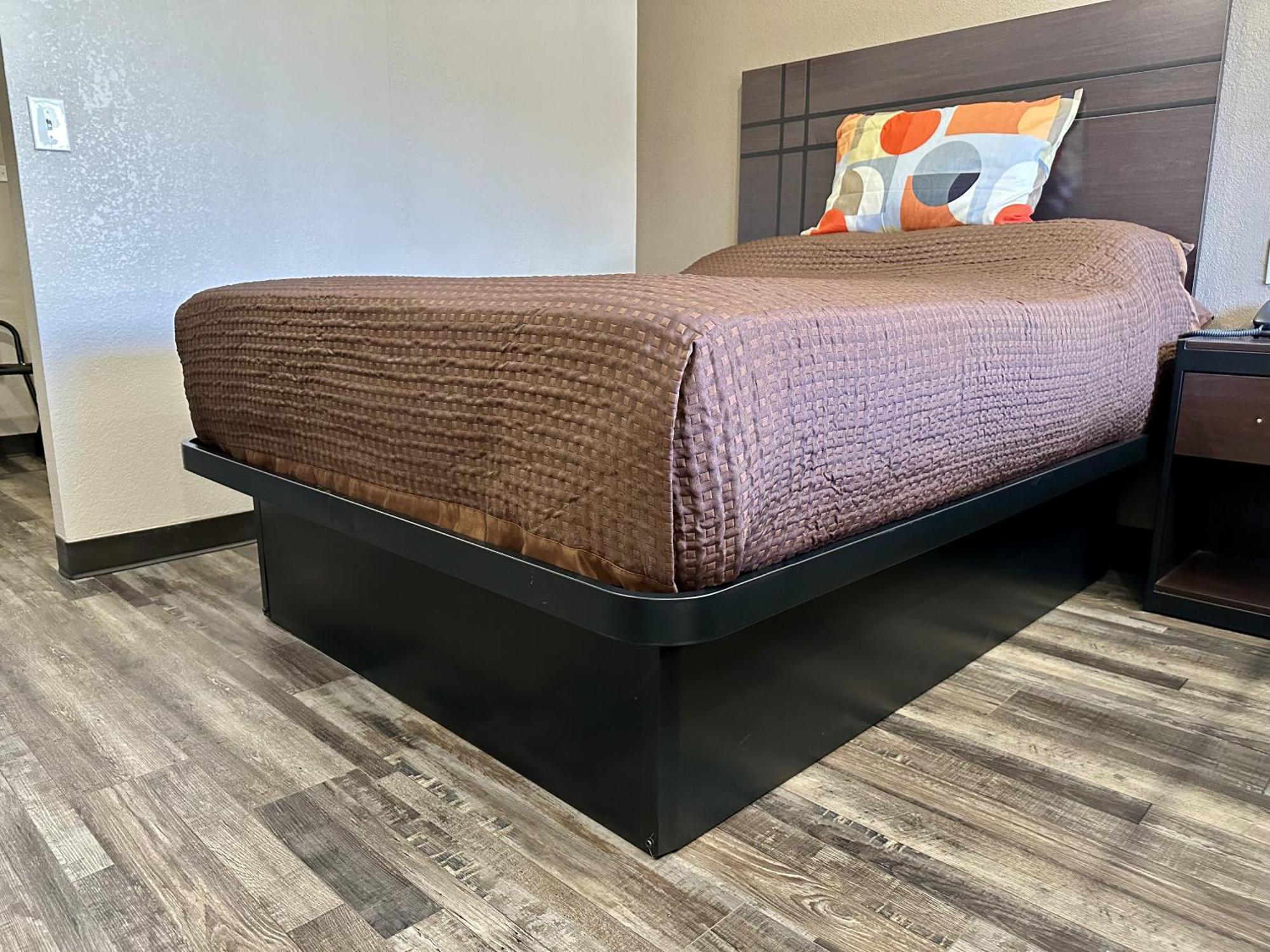 Standard Room 1 Queen Bed Non-Smoking
