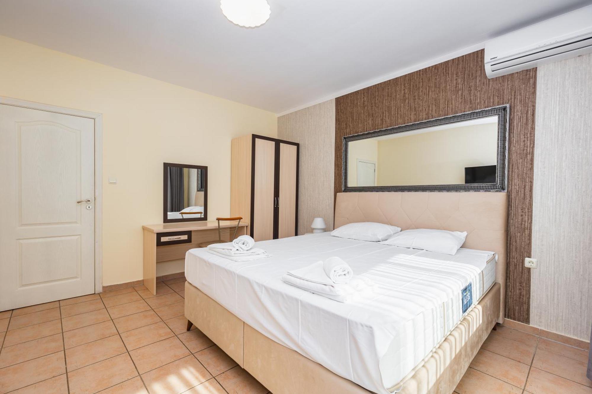Deluxe Apartment One-Bedroom