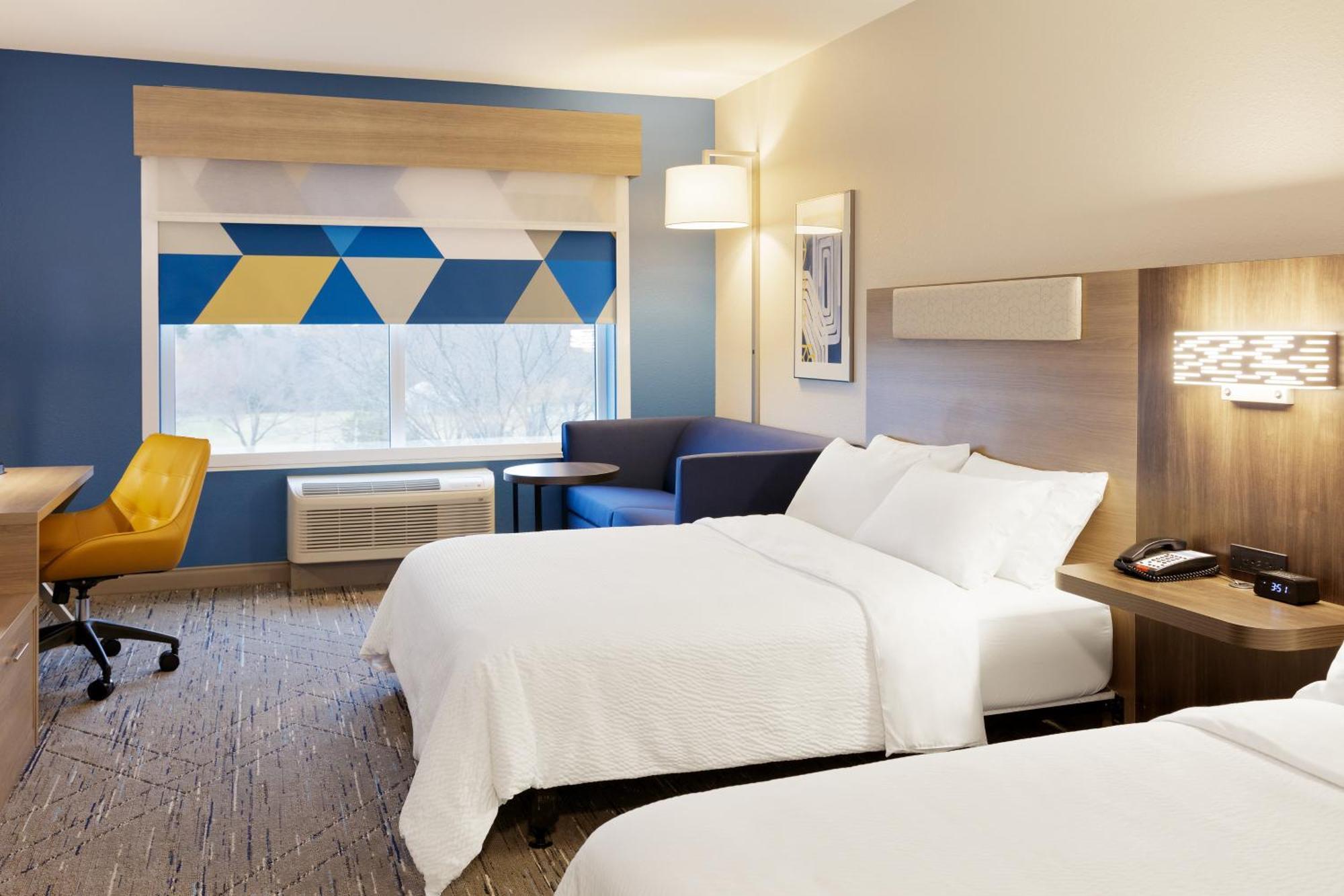 Standard Queen Room with Two Queen Beds