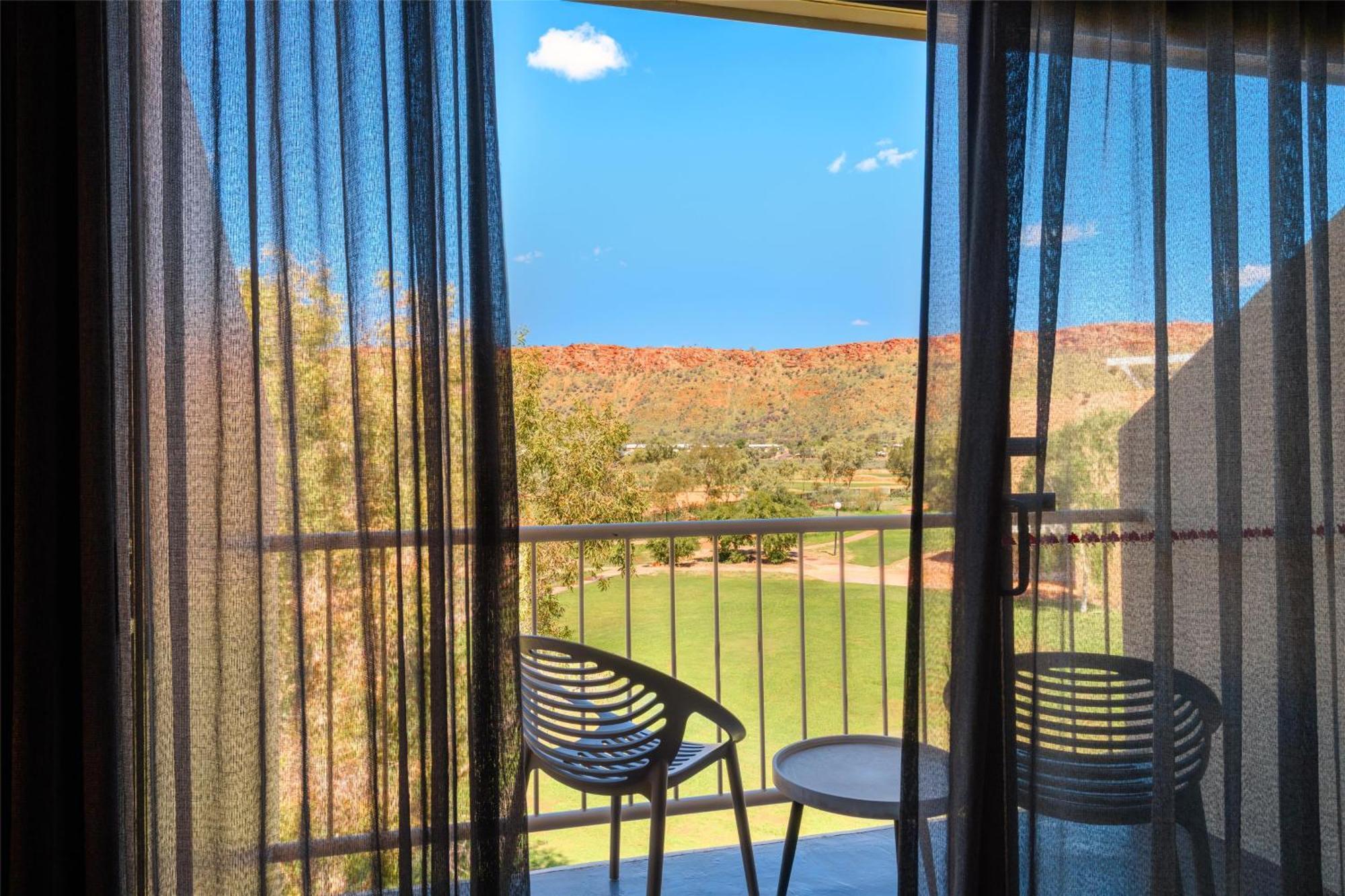 Double Double Deluxe Room Mountain View