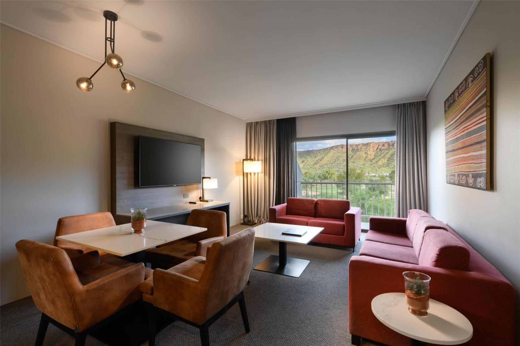 King Junior Suite Mountain View