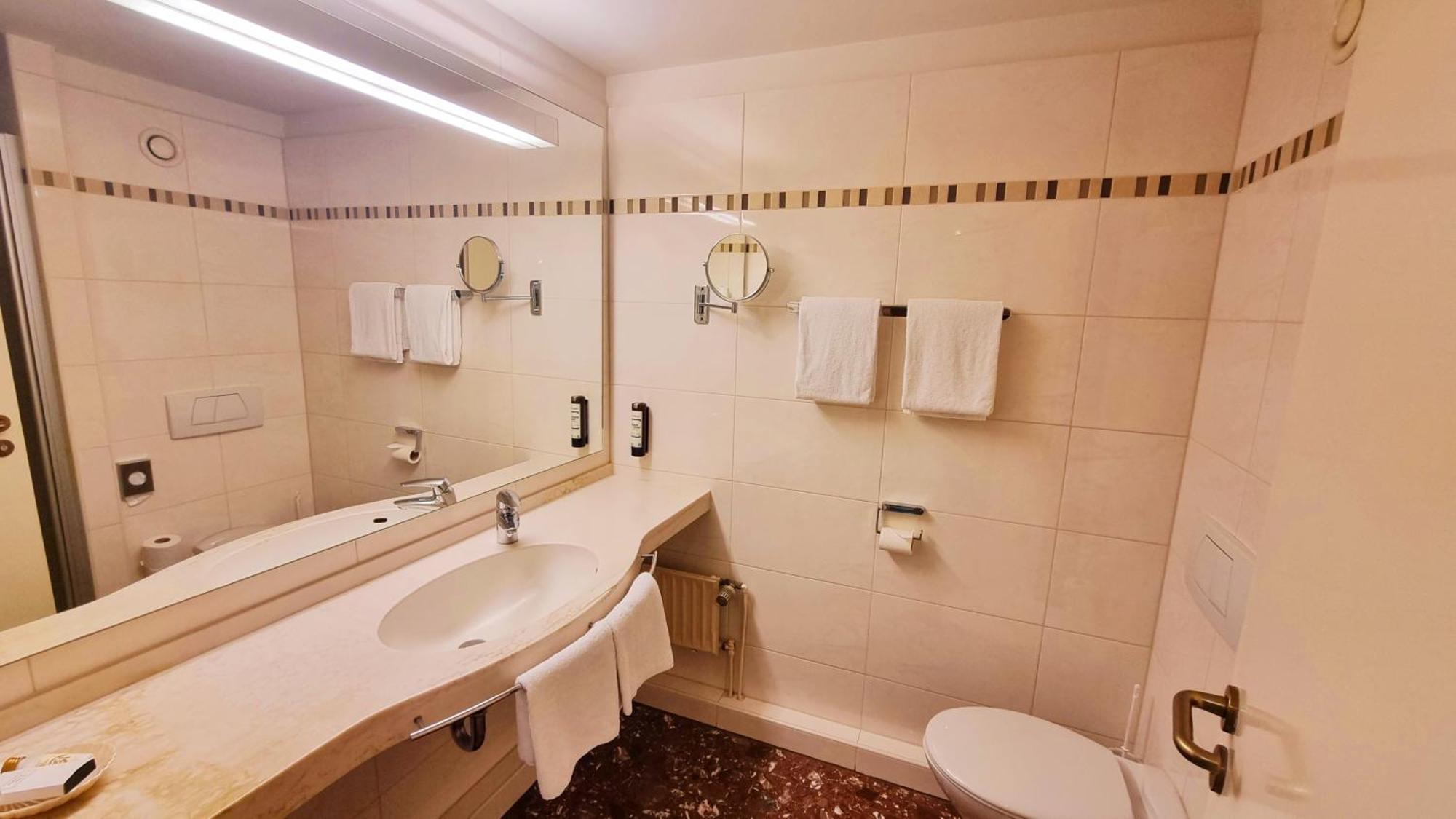 Single Room,1687450831:JPEG