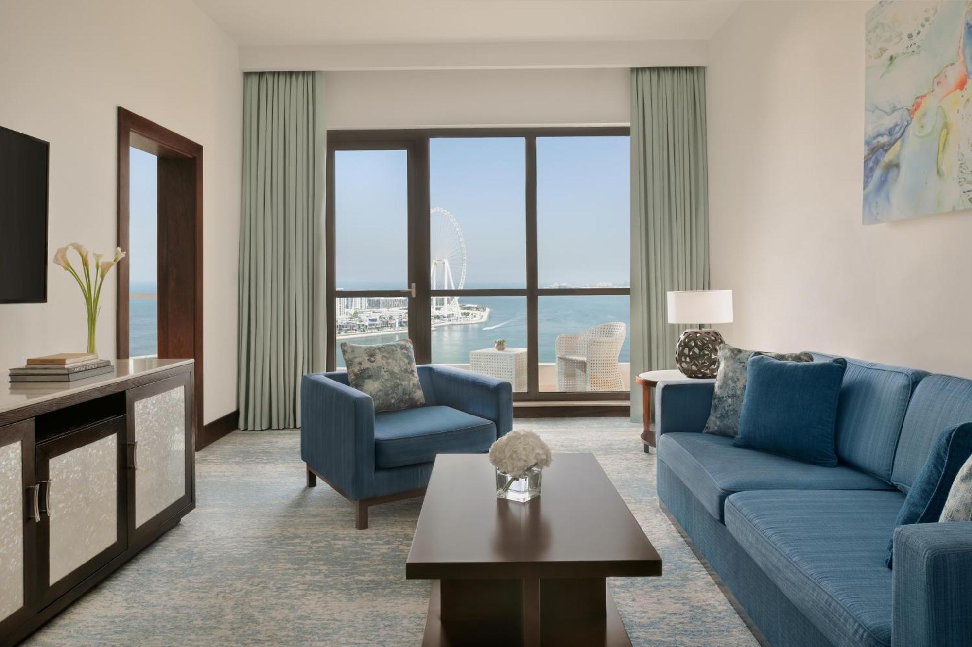 Suite Familiar de 1 dormitorio con 2 balcones, vistas a Ain Dubai y acceso al salón Coral