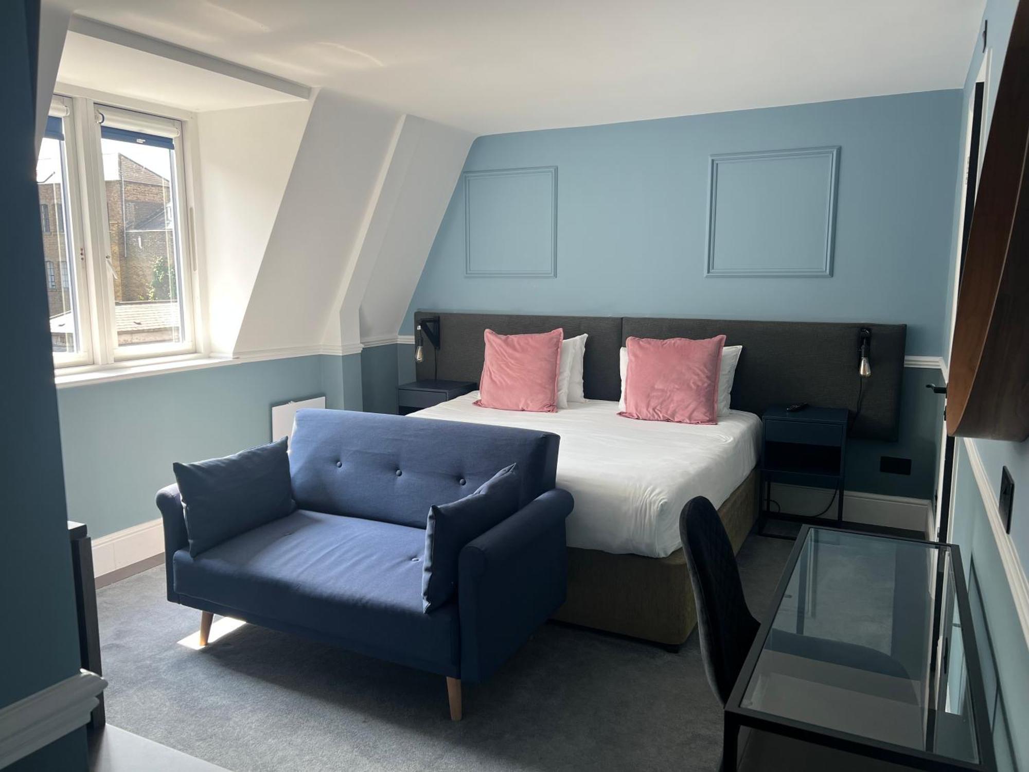 Deluxe King Room,1694529693:JPEG