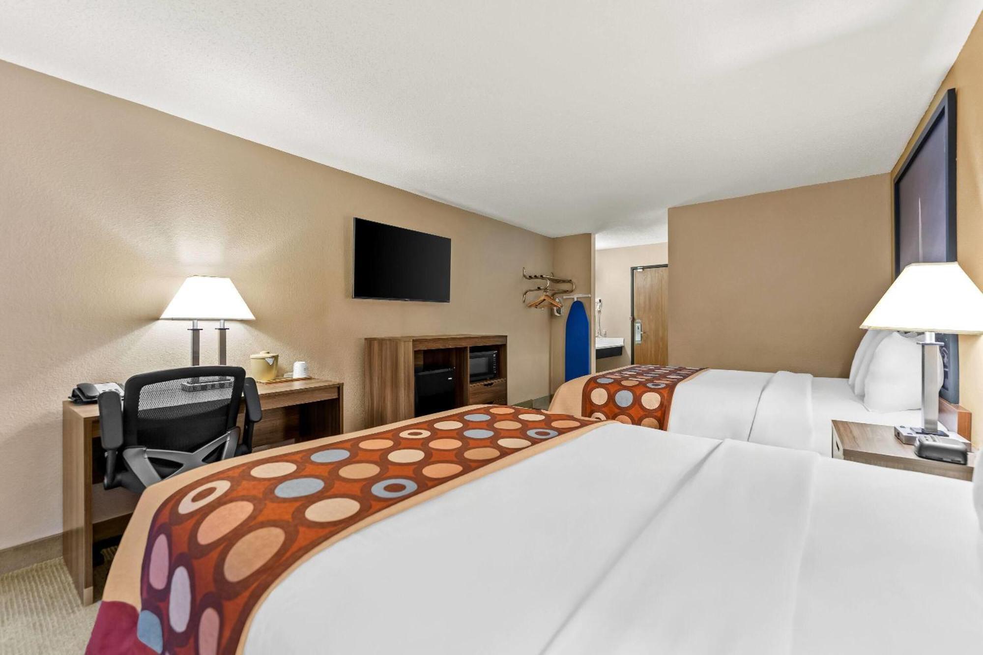 Queen Room Two Queen Beds Non-Smoking