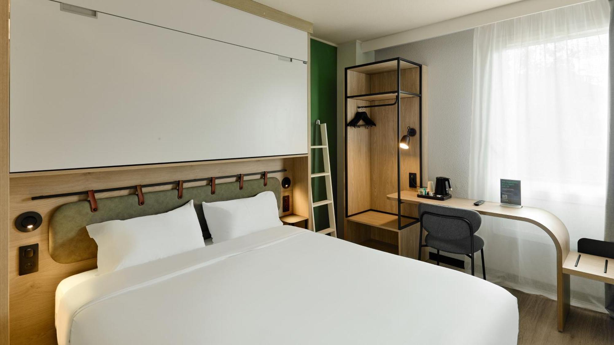 Standard Room - 1 Queen Bed 1 Bunk Bed,1697783706:JPEG